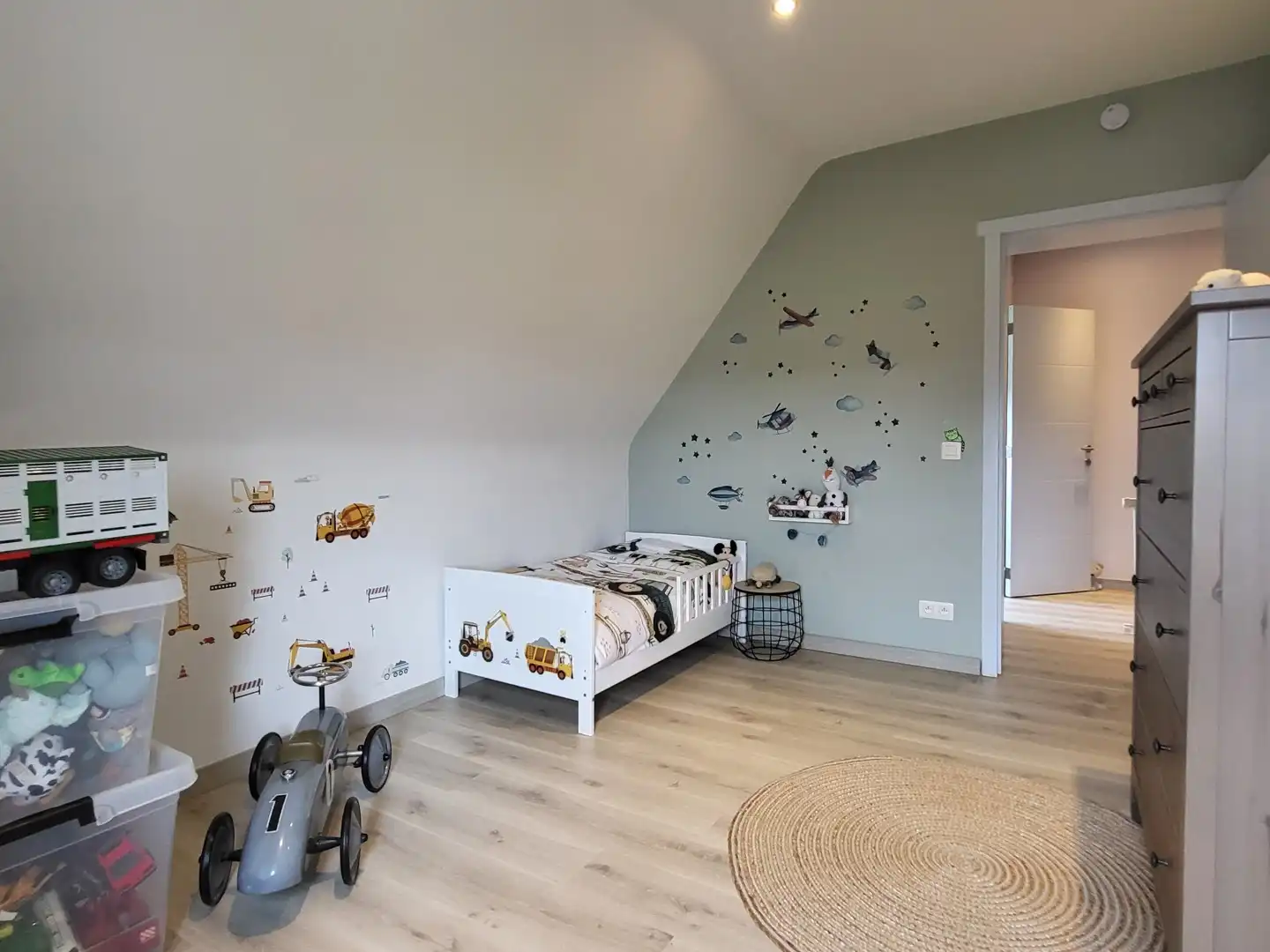 Gerenoveerde woning met garage en zonnige tuin in landelijke omgeving. Topper! foto 33