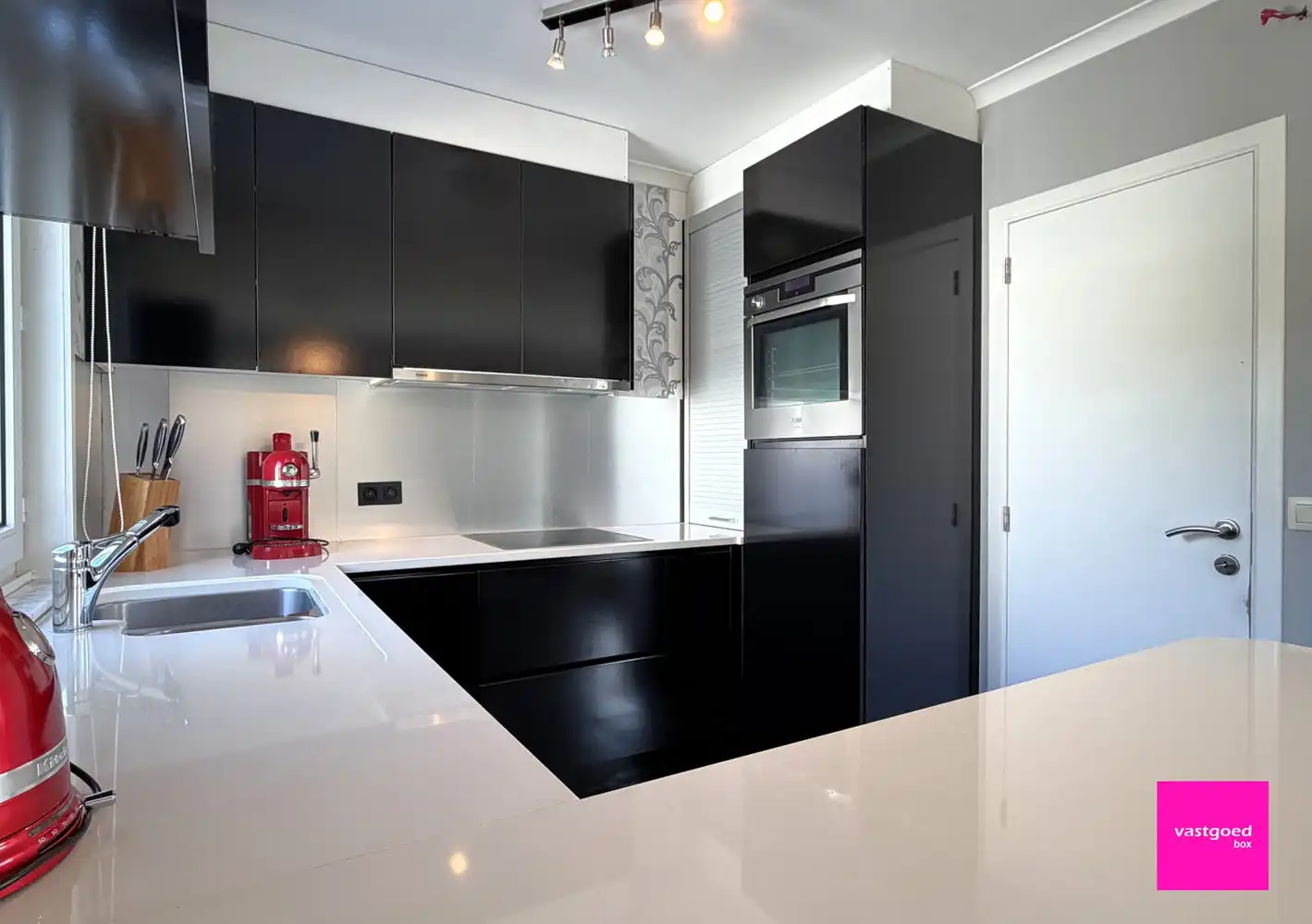 Instapklare alleenstaande woning met tuin, garage en 491 m² grond in De Haan foto 5
