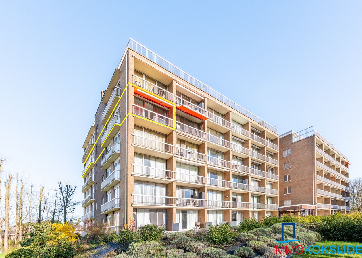 Volledig gerenoveerd hoekappartement met 3 slaapkamers en zonnig terras foto {{pictureIndex}}