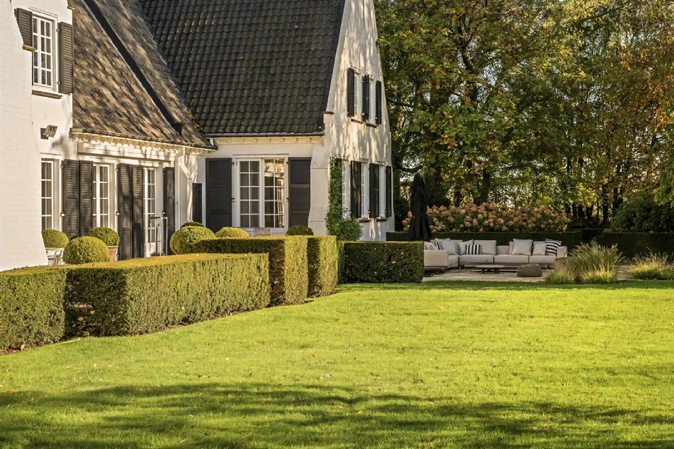 Waardevolle witte vastgoedparel  op 8.679 m² ! foto 25