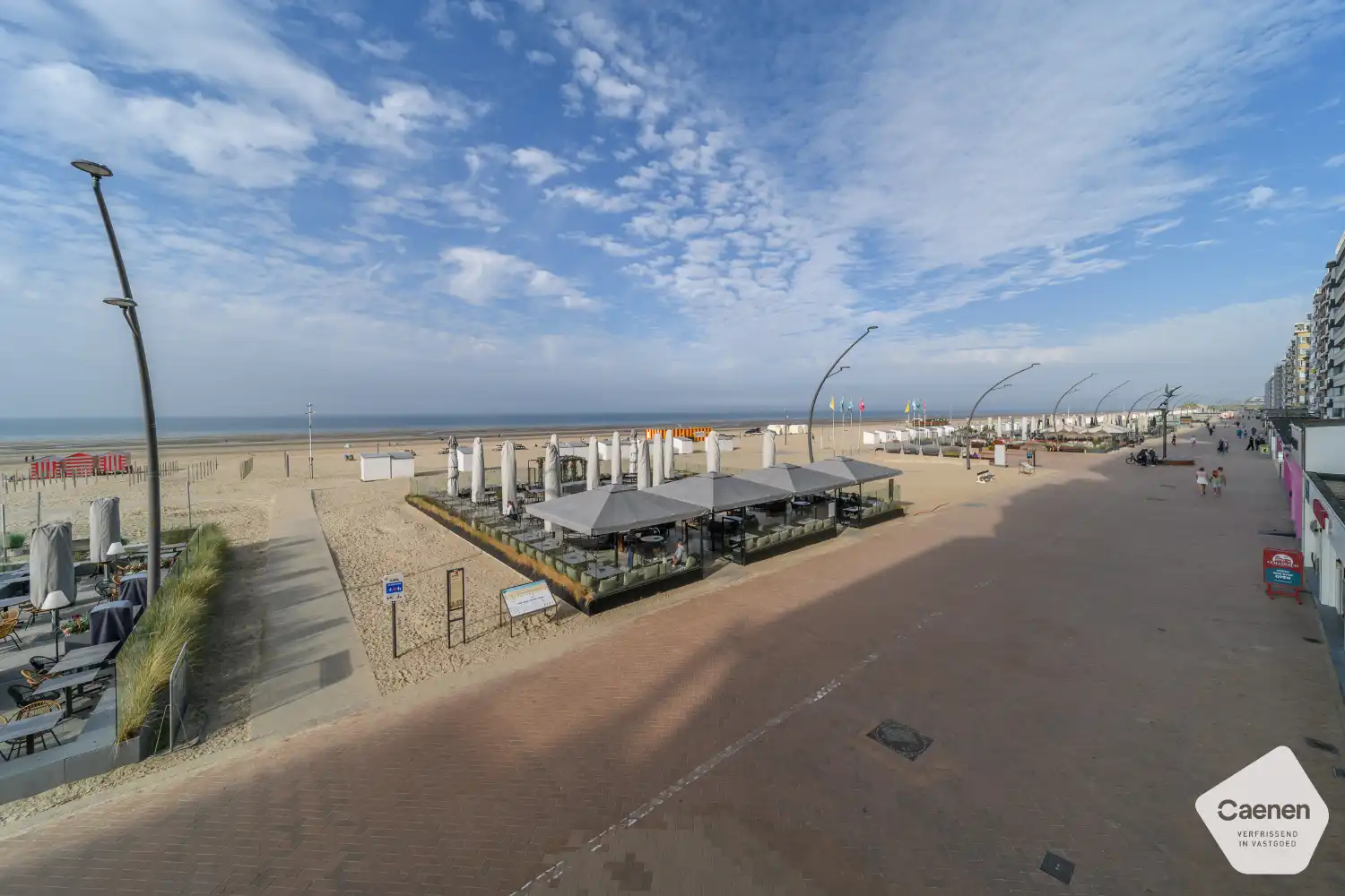 Instapklare, gemeubelde studio met fantastisch zeezicht in recente residentie foto 17