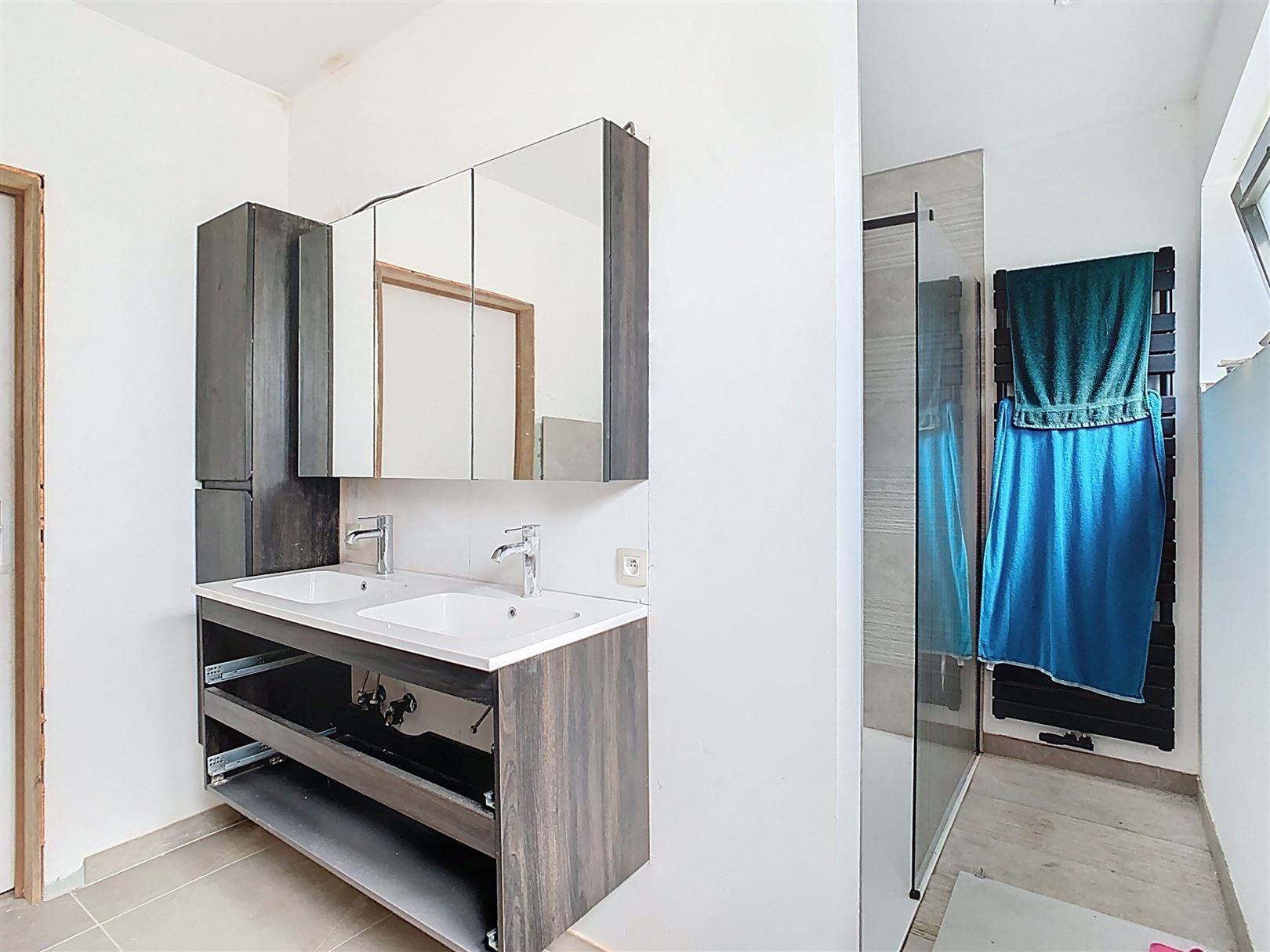 Ruime woning af te werken, 3/5 slpks, garage, tuin, 16a 03ca foto 18