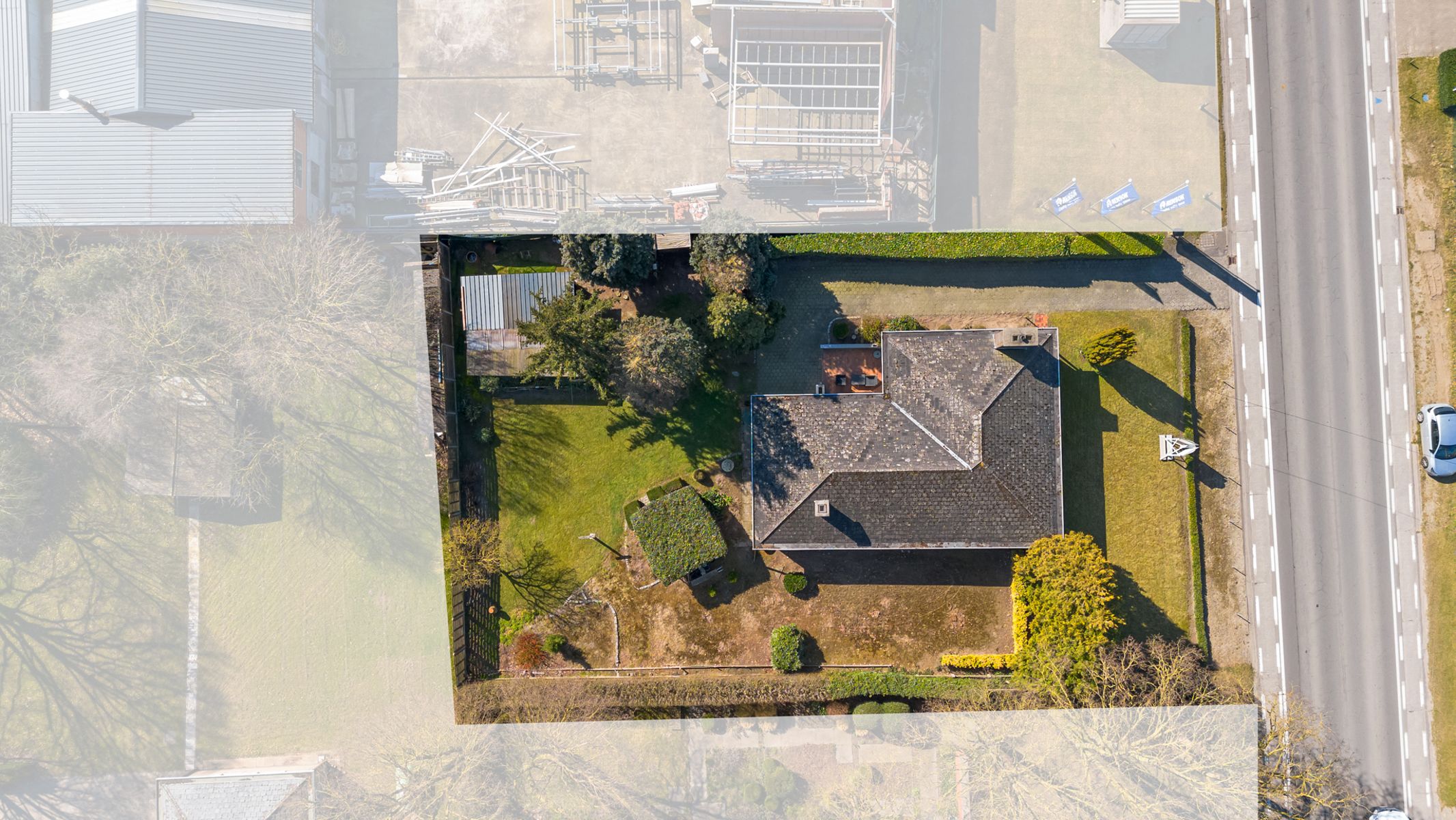 Ruime bungalow met veel potentieel en grote tuin! foto 18