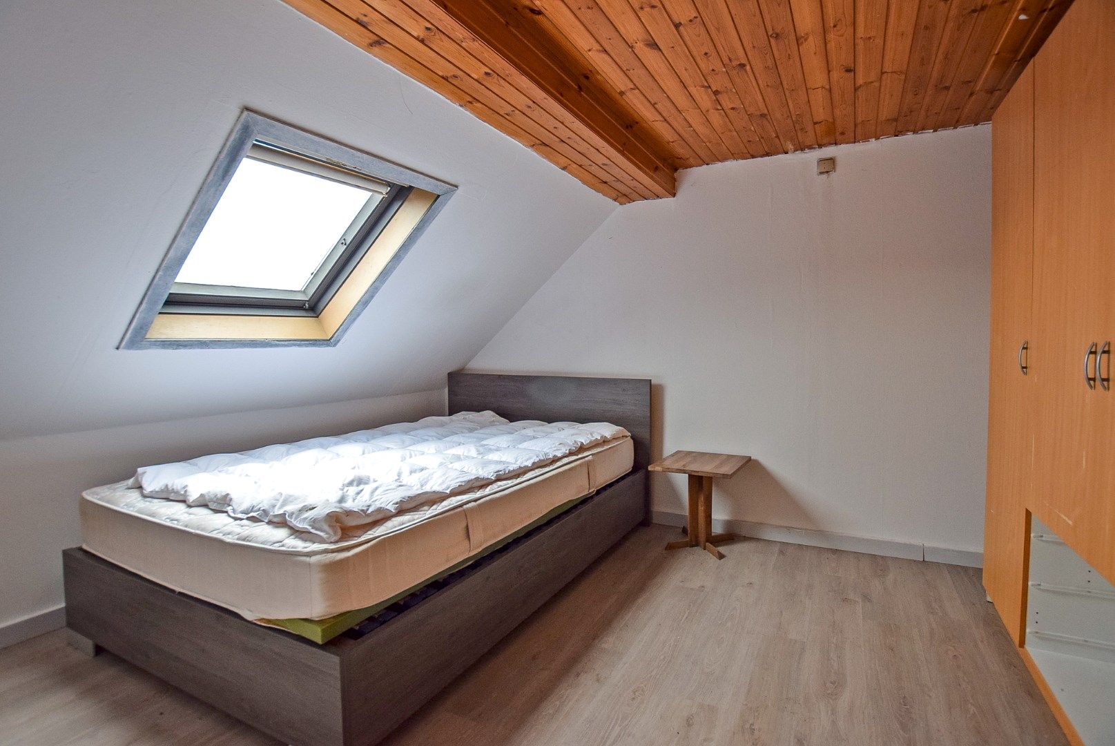 Te renoveren woning met 3 slaapkamers en zongerichte tuin. foto 13