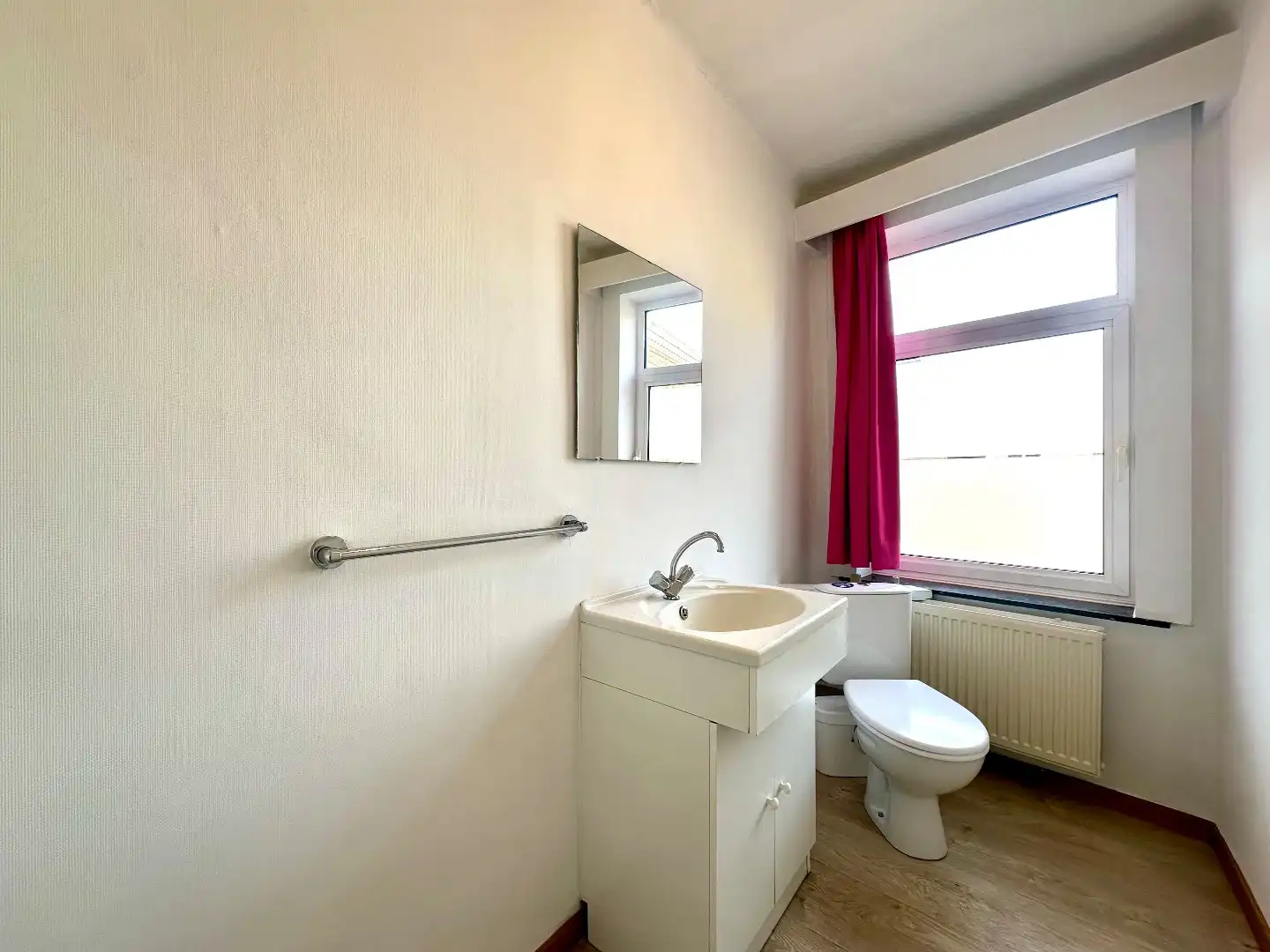 Woning met 2 ruime slaapkamers in het centrum van Bilzen. foto 12