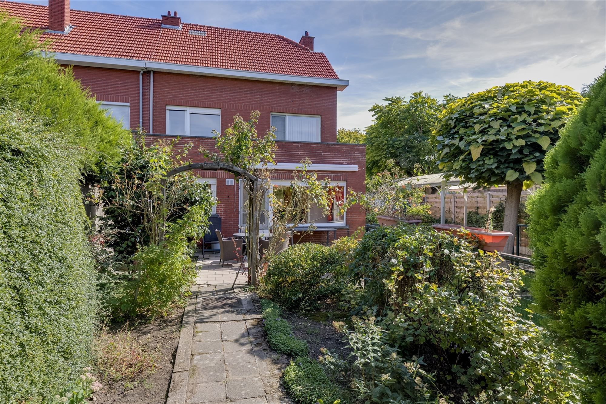 Te renoveren woning met 3 slpk, terras en ruime tuin in Wommelgem! foto 23