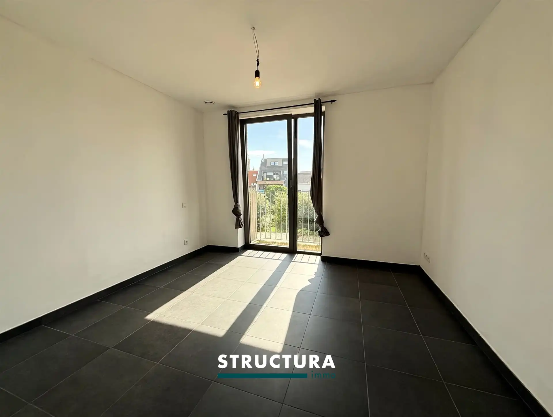 Appartement met ruim terras, staanplaats aan de Markt foto 7