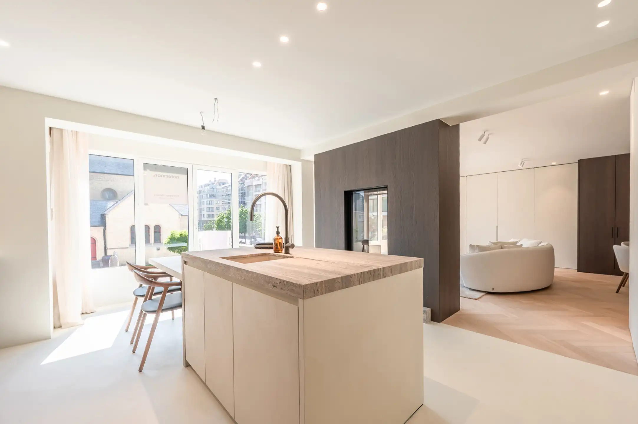 Luxueus ingericht appart, gelegen tegenover de H.Hartkerk.. foto 12