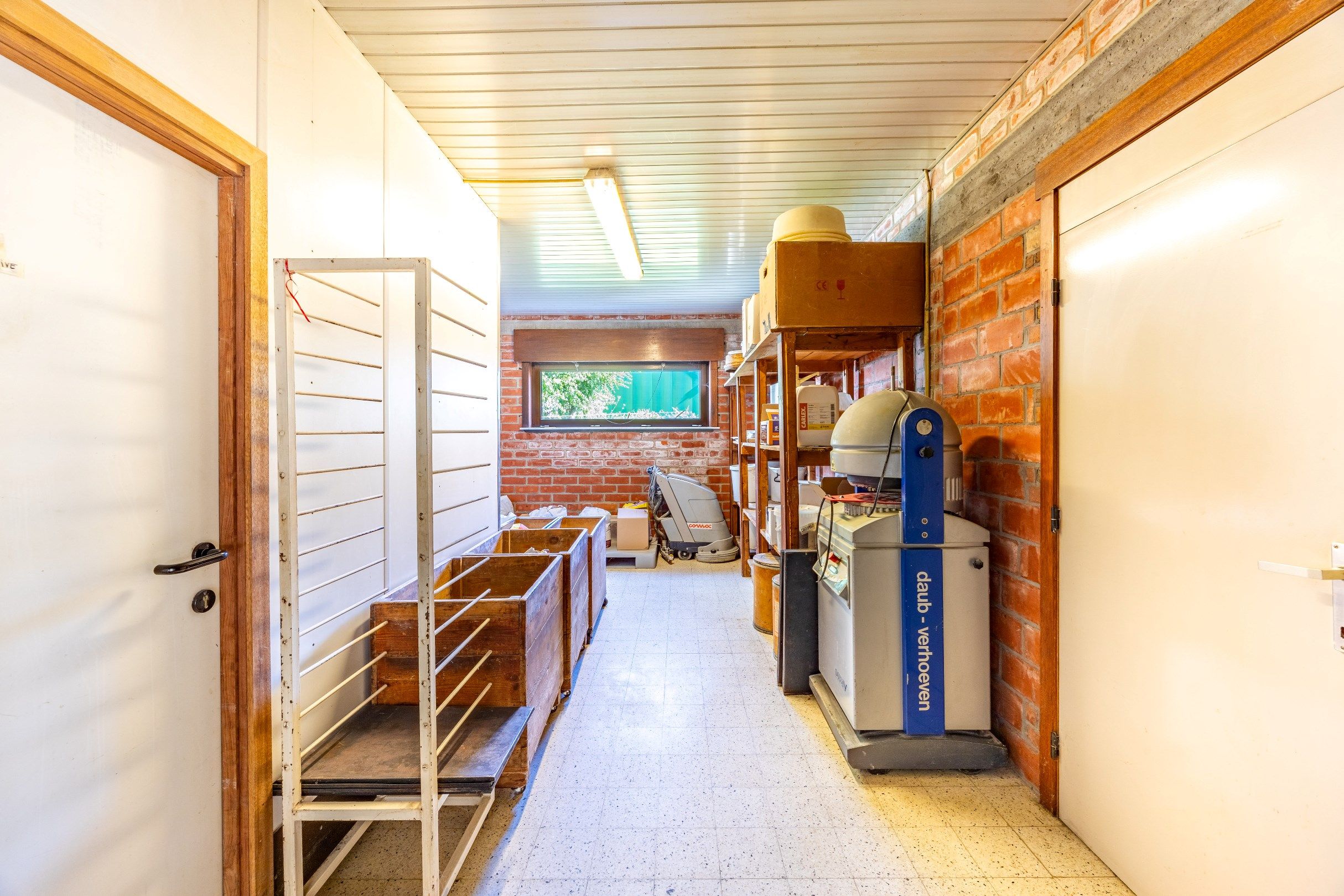 POLYVALENTE EIGENDOM OP 978 M² foto 19