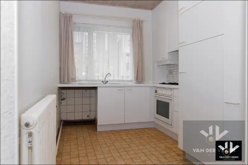 Op te frissen, lichtrijk appartement op toplocatie in bruisend Hasselt foto 12