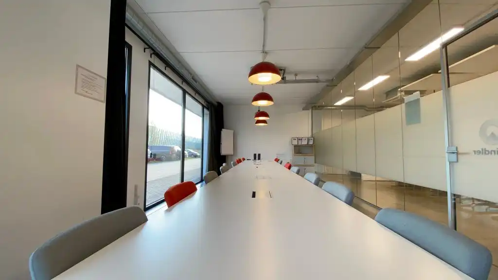 Kantoor met opslagruimte te huur in Burcht foto 5