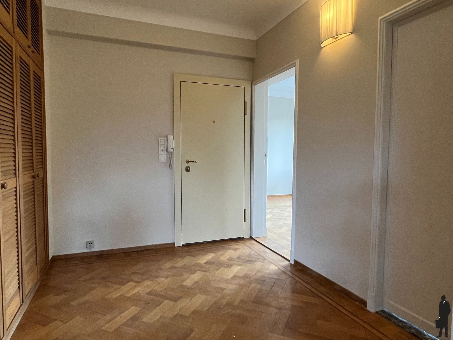 Lichtrijk en ruim appartement met prachtig uitzicht. foto 3