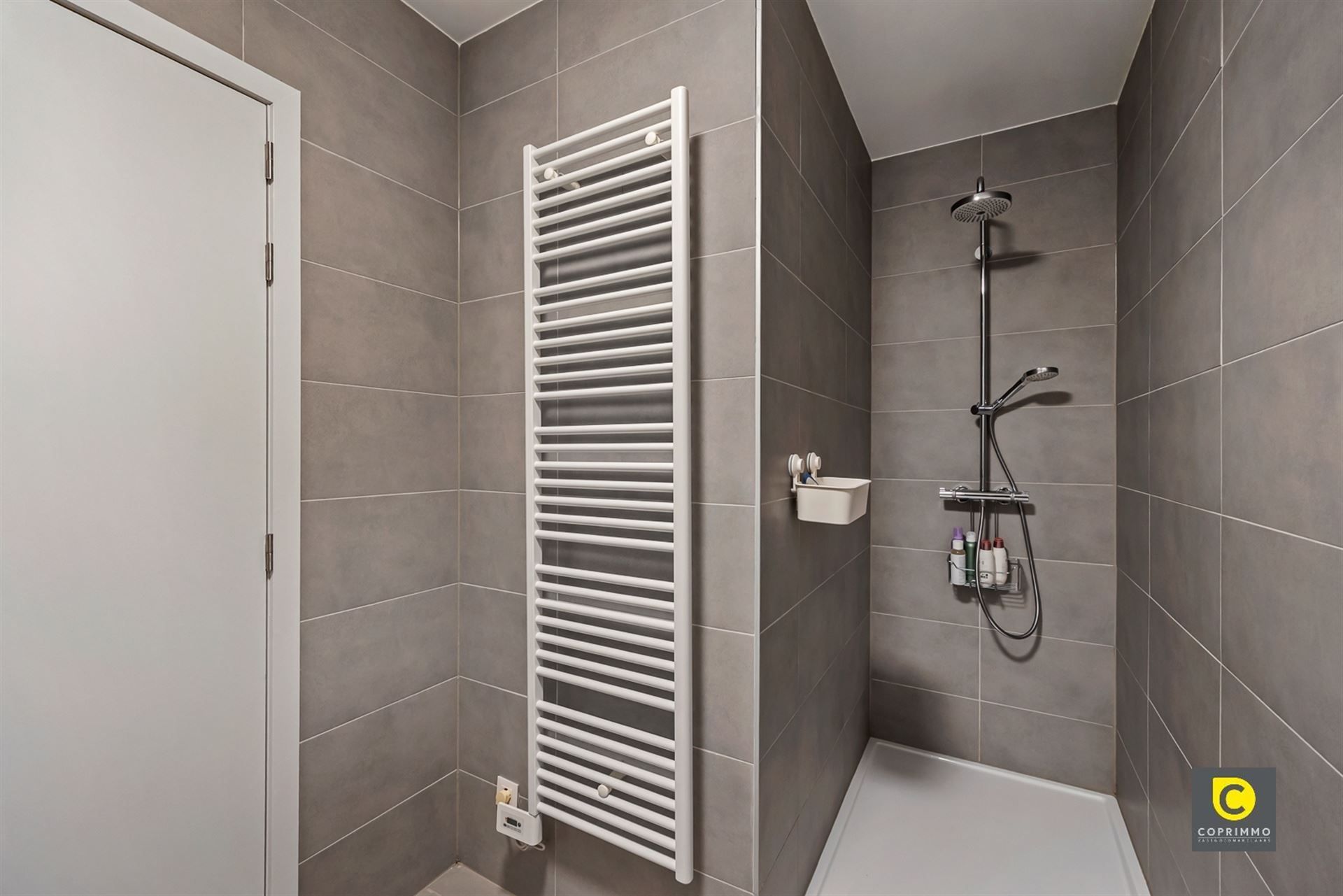 Modern Appartement in hartje Geel foto 14