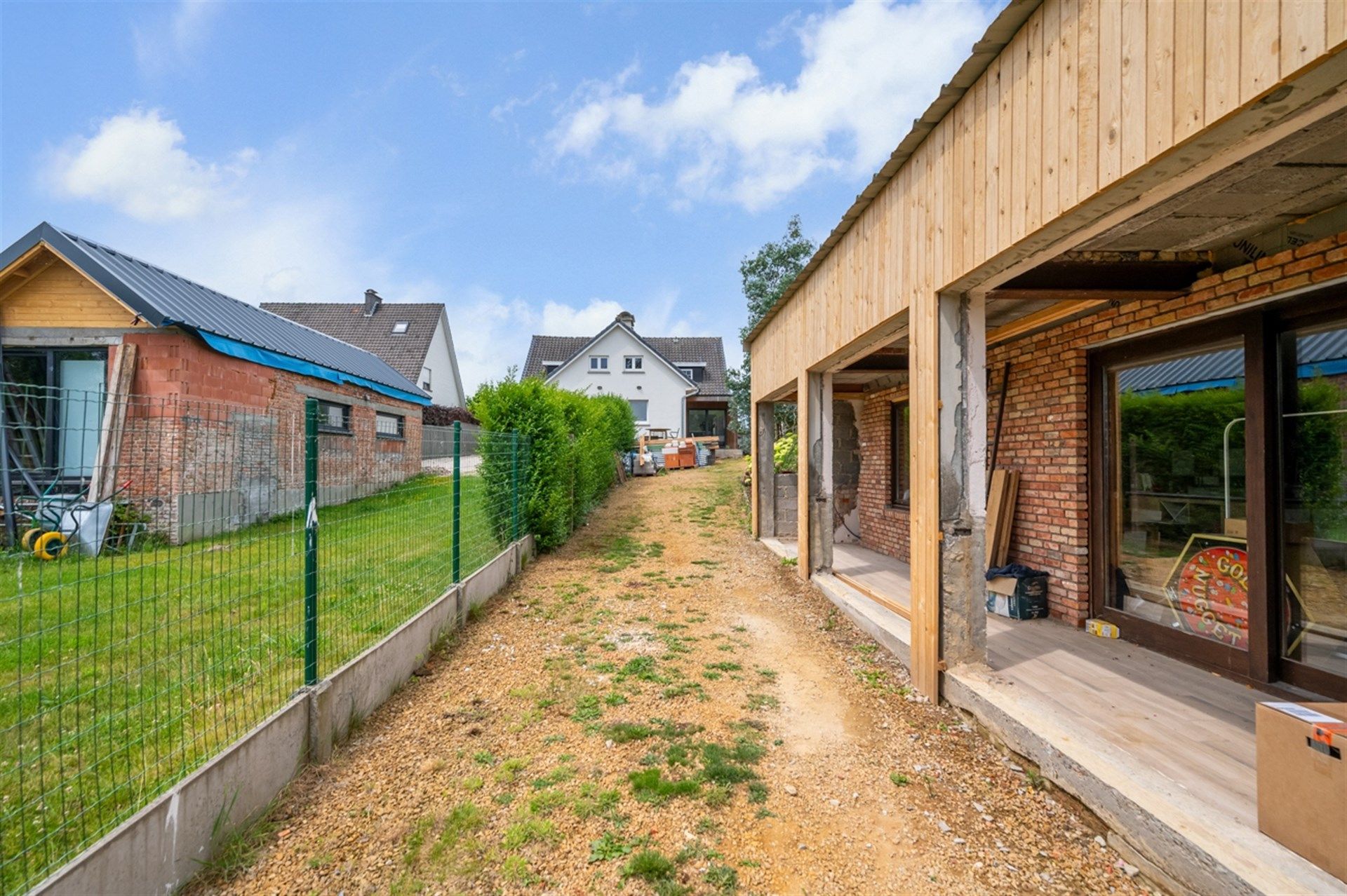Gerenoveerde halfopen bebouwing op een perceel van 1678 m2 foto 25