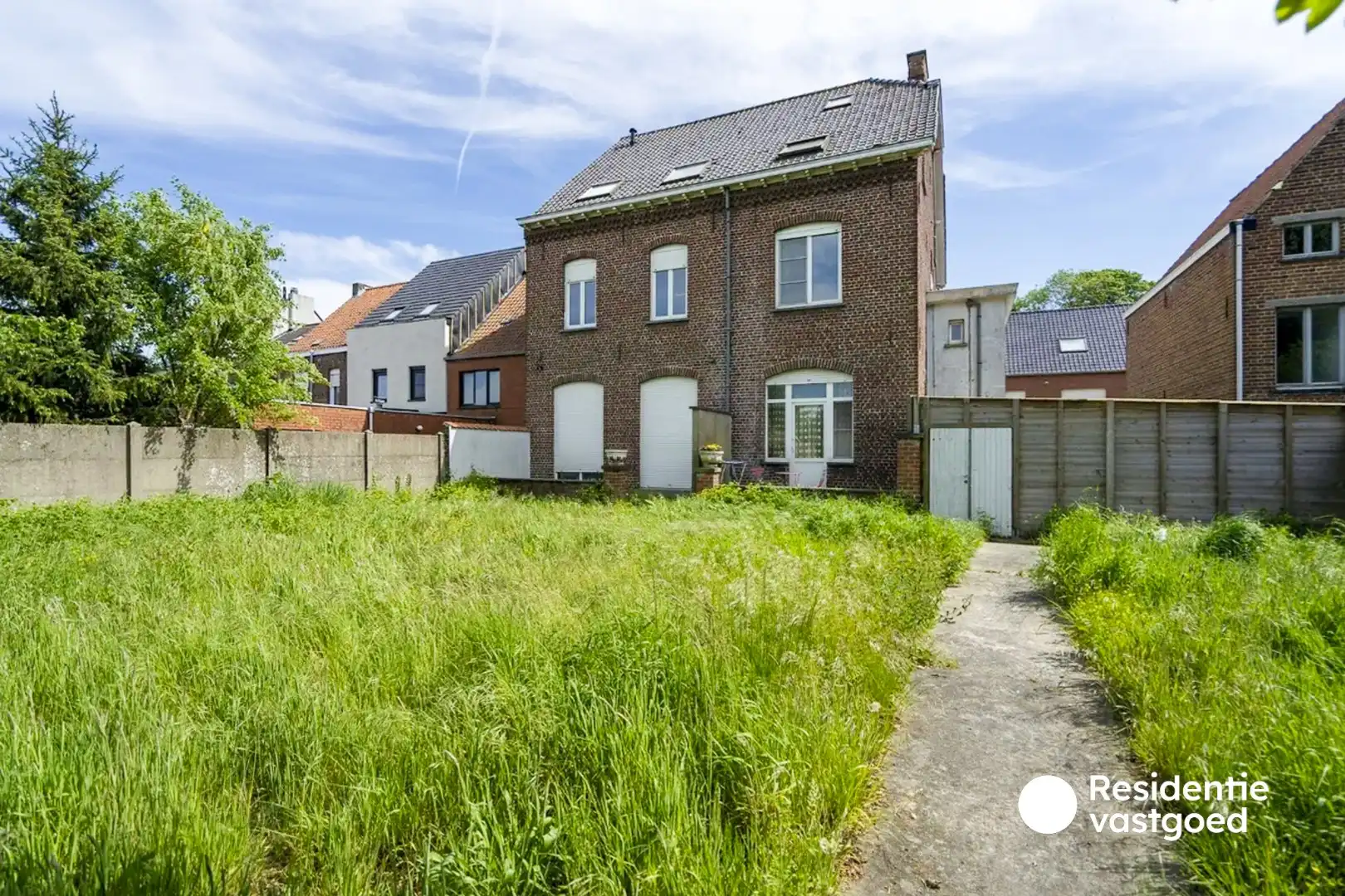 Imposant burgerhuis in het centrum van Torhout! foto 3