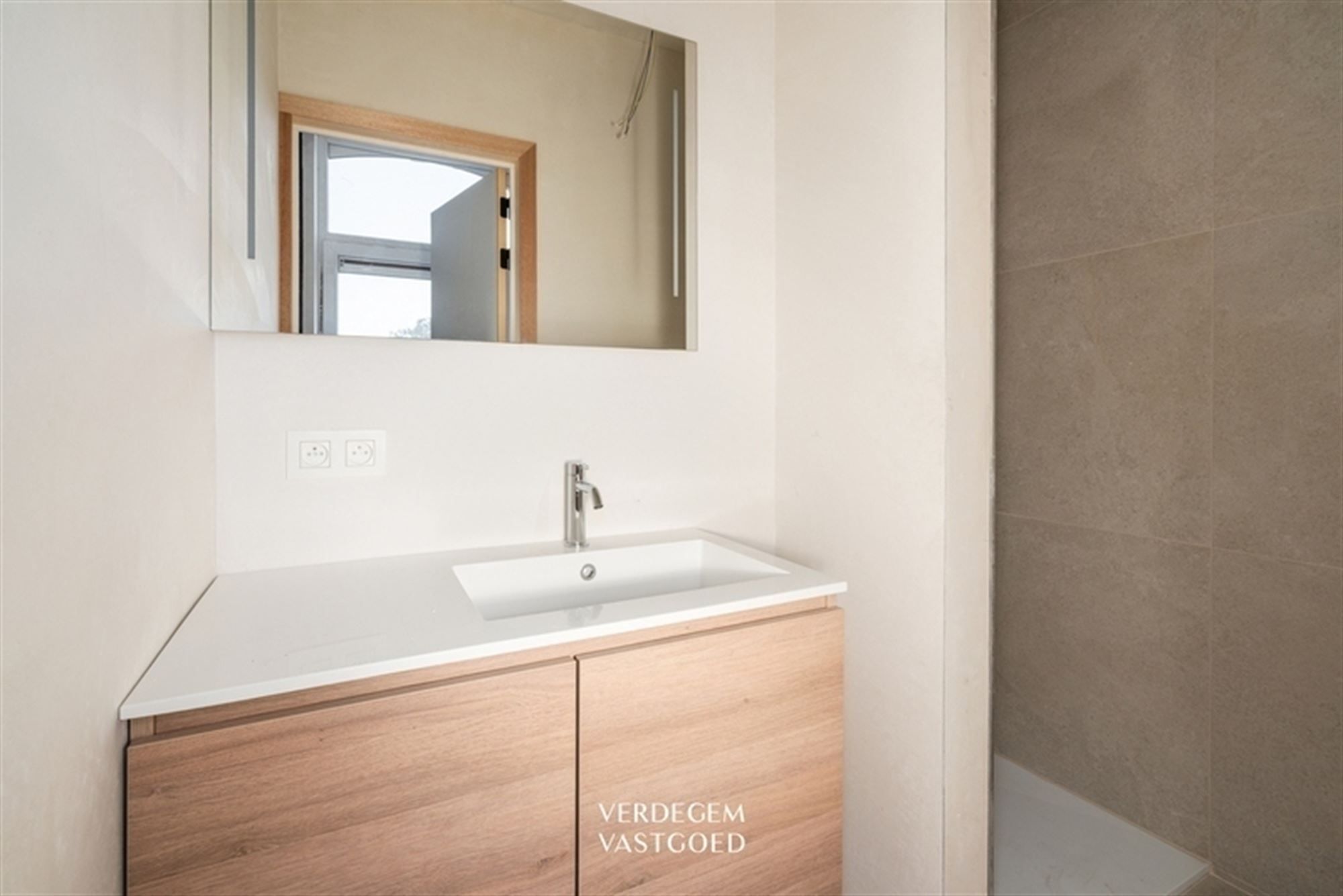 Volledigvernieuwde woning op unieke ligging met 2 slaapkamers en E-peil 45 foto 9