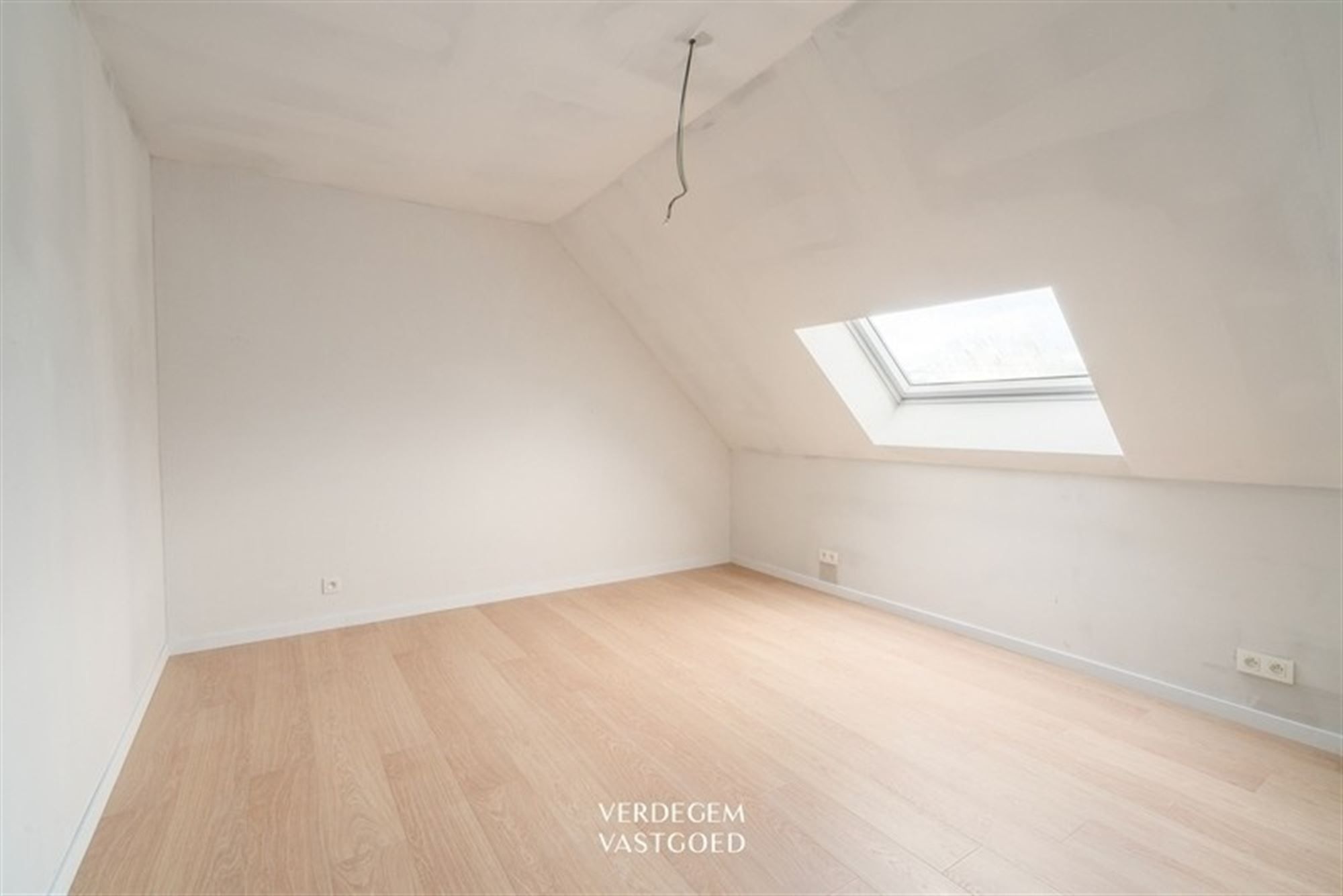 Volledigvernieuwde woning op unieke ligging met 2 slaapkamers en E-peil 45 foto 9