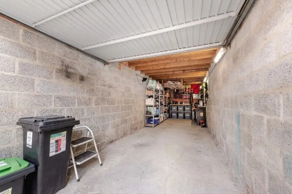 INSTAPKLAAR APPARTEMENT (84 m² | RENOVATIE 2020) MET 2 SLPKS EN GARAGE  foto 12