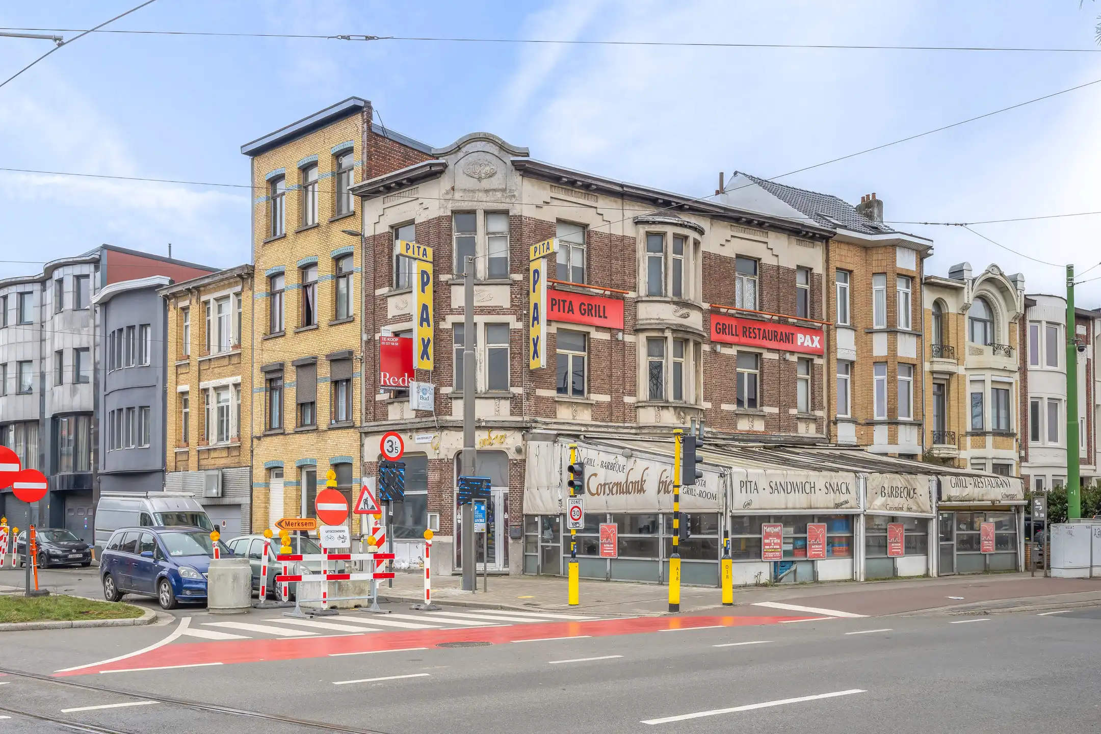 Hoofdfoto van de publicatie: Handelspand +te renoveren appartement op centrale ligging 