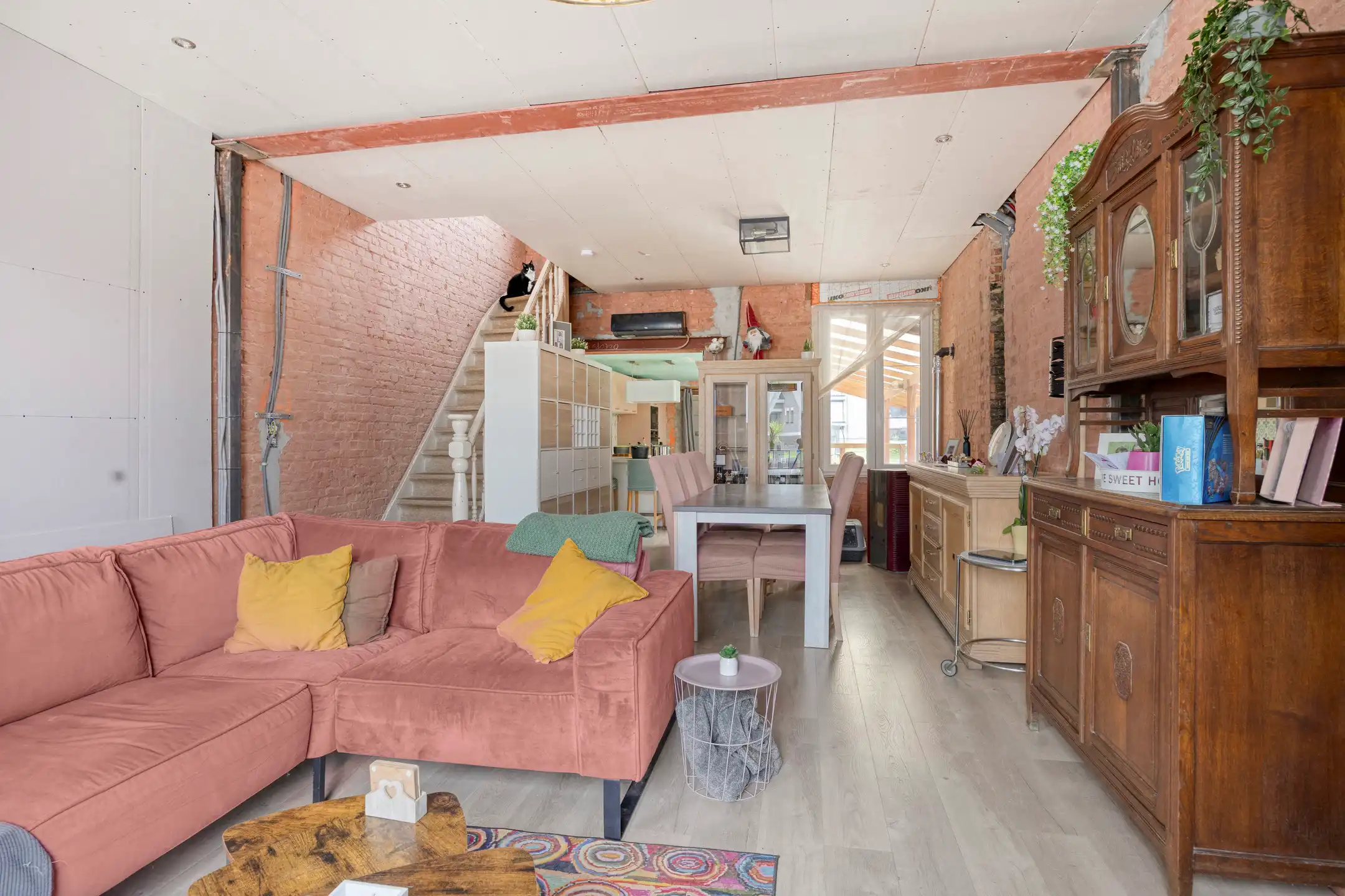 Op te frissen woning met 4 slaapkamers  foto 3