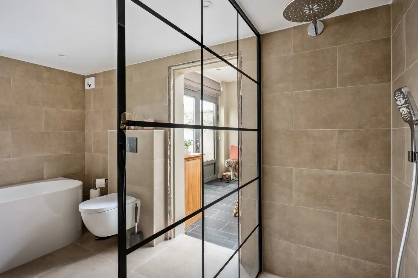Instapklare woning met 2 à 3 slpk., tuin en garage foto 19