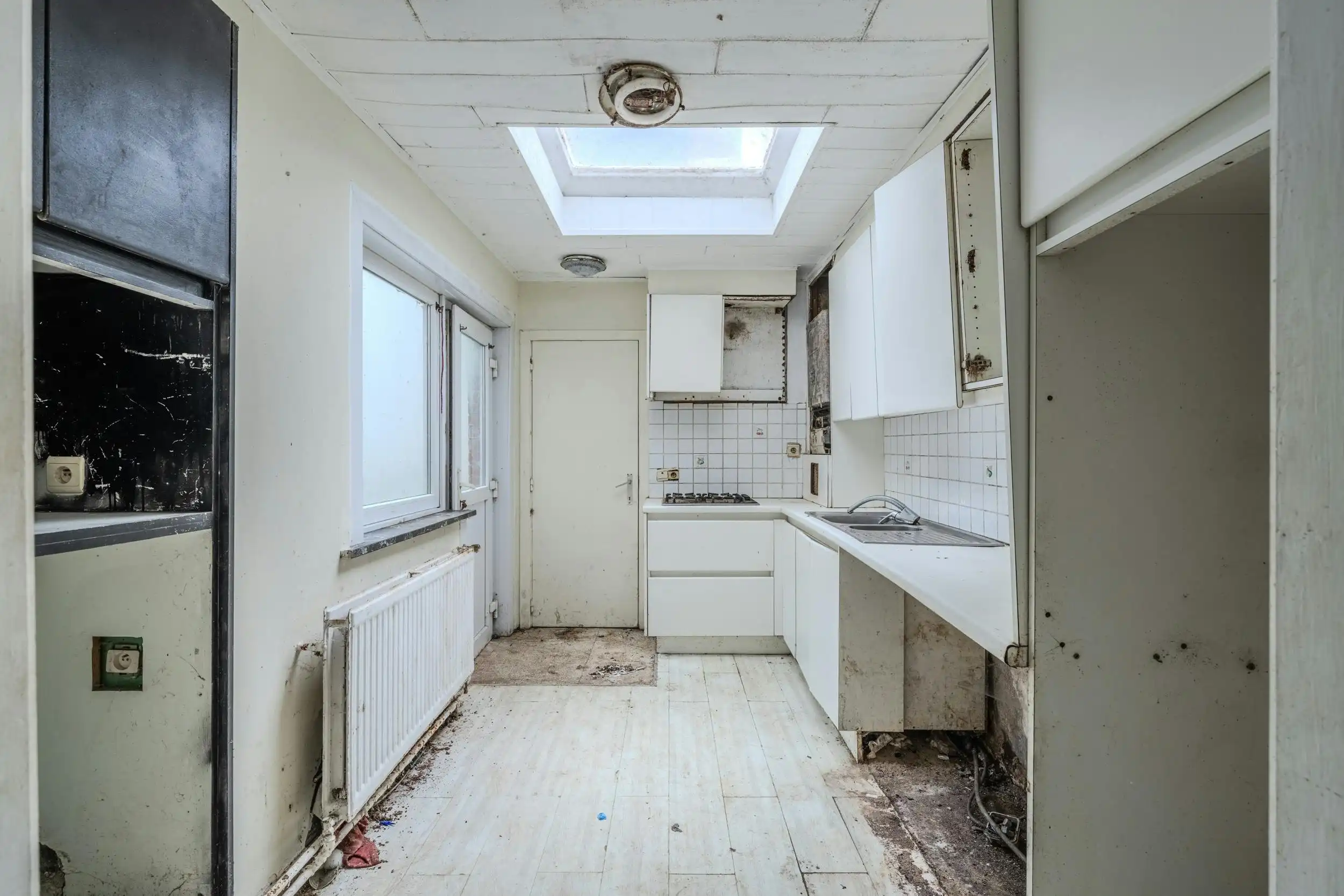 Te renoveren woning met 4 slaapkamers te Oostende foto 4