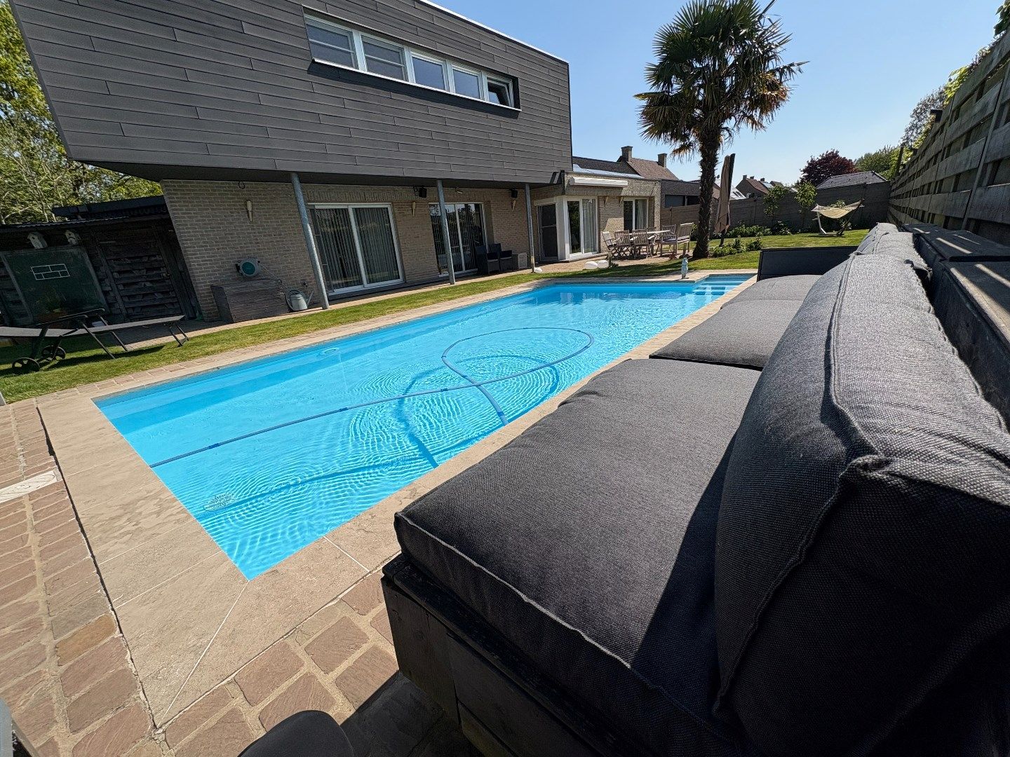 KANTOOR/PRAKTIJK + WOONST MET TUIN EN ZWEMBAD foto 21