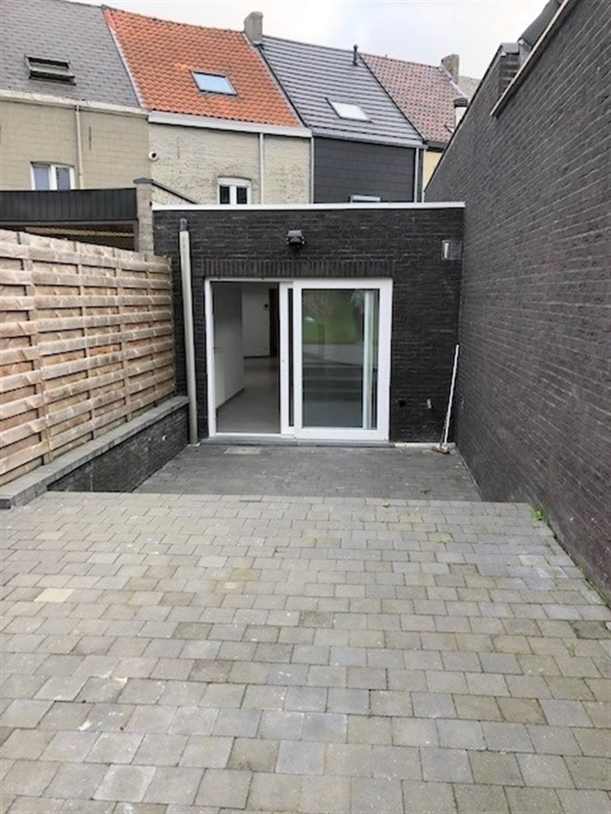 Ruime woning met vier slaapkamers en grote tuin te Aalst foto 16