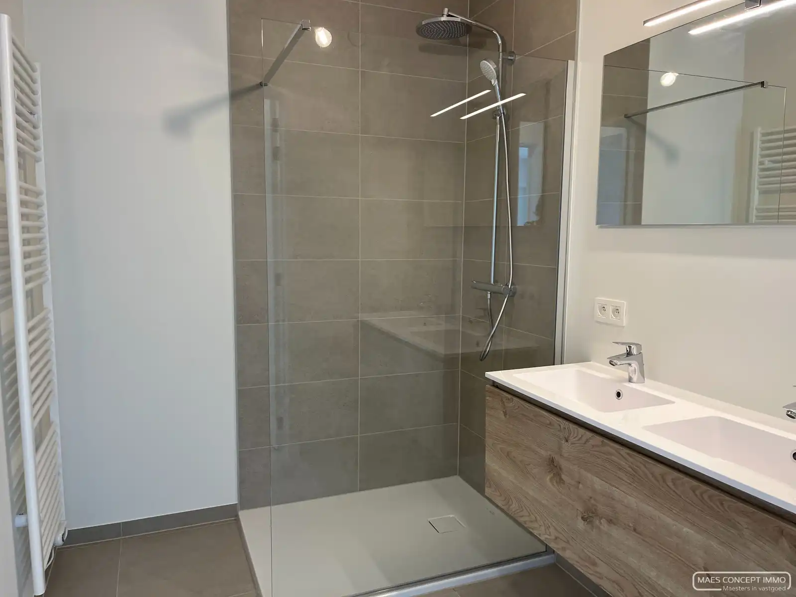 Stijlvol nieuwbouw appartement te huur in centrum Anzegem foto 8