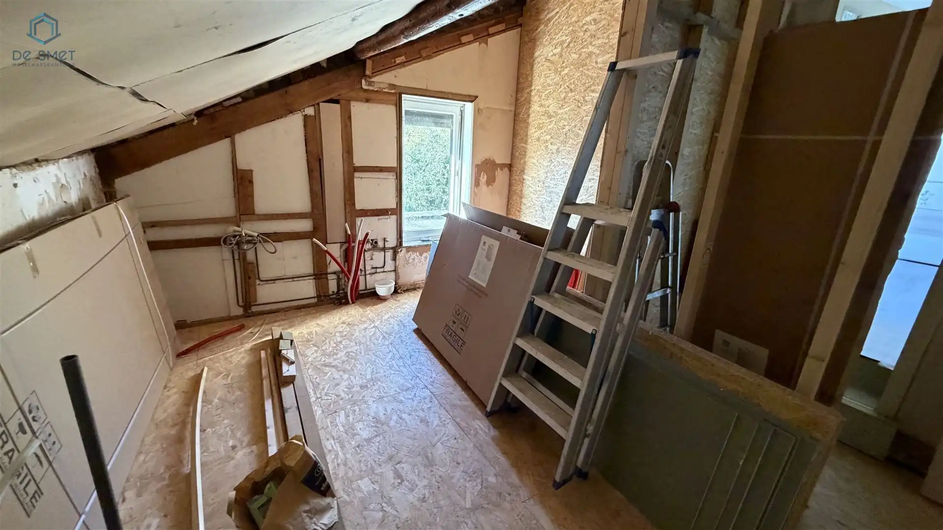 TE RENOVEREN WONING MET 3 SLAAPKAMERS, TUIN EN PRACHTIG UITZICHT IN PAJOTTEGEM foto 15