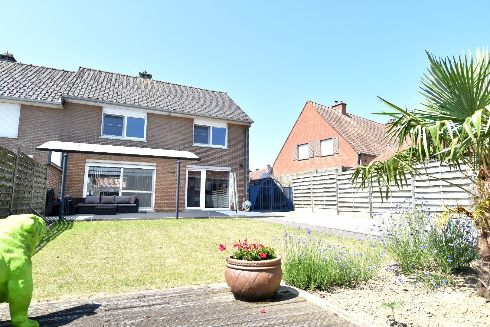 Instapklare HOB met 4 slaapkamers, 2 garages en een mooi stukje te tuin te koop in Lauwe foto 14