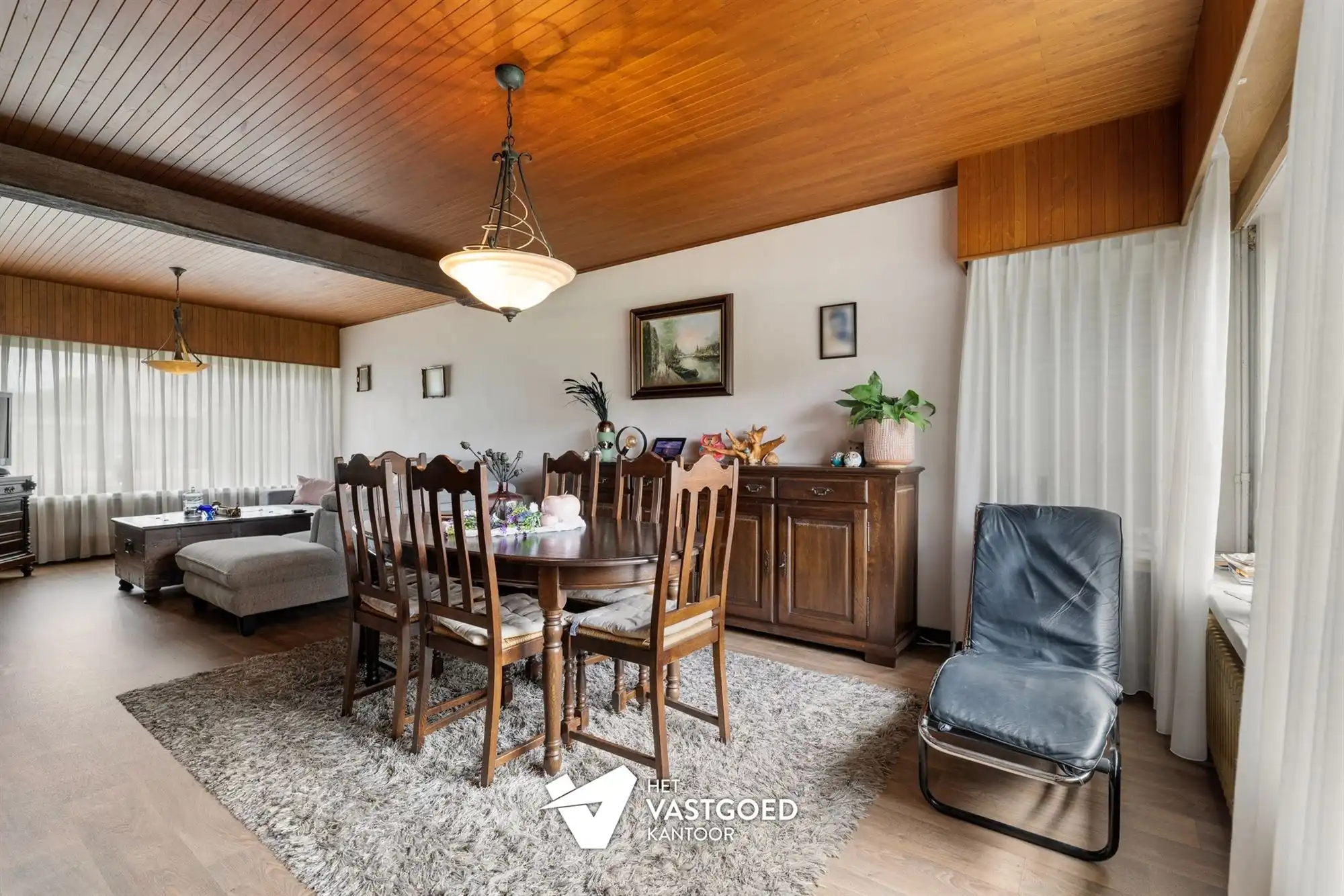 INSTAPKLARE, CENTRAAL GELEGEN WONING OP RUIM PERCEEL MET ZWEMBAD foto 4