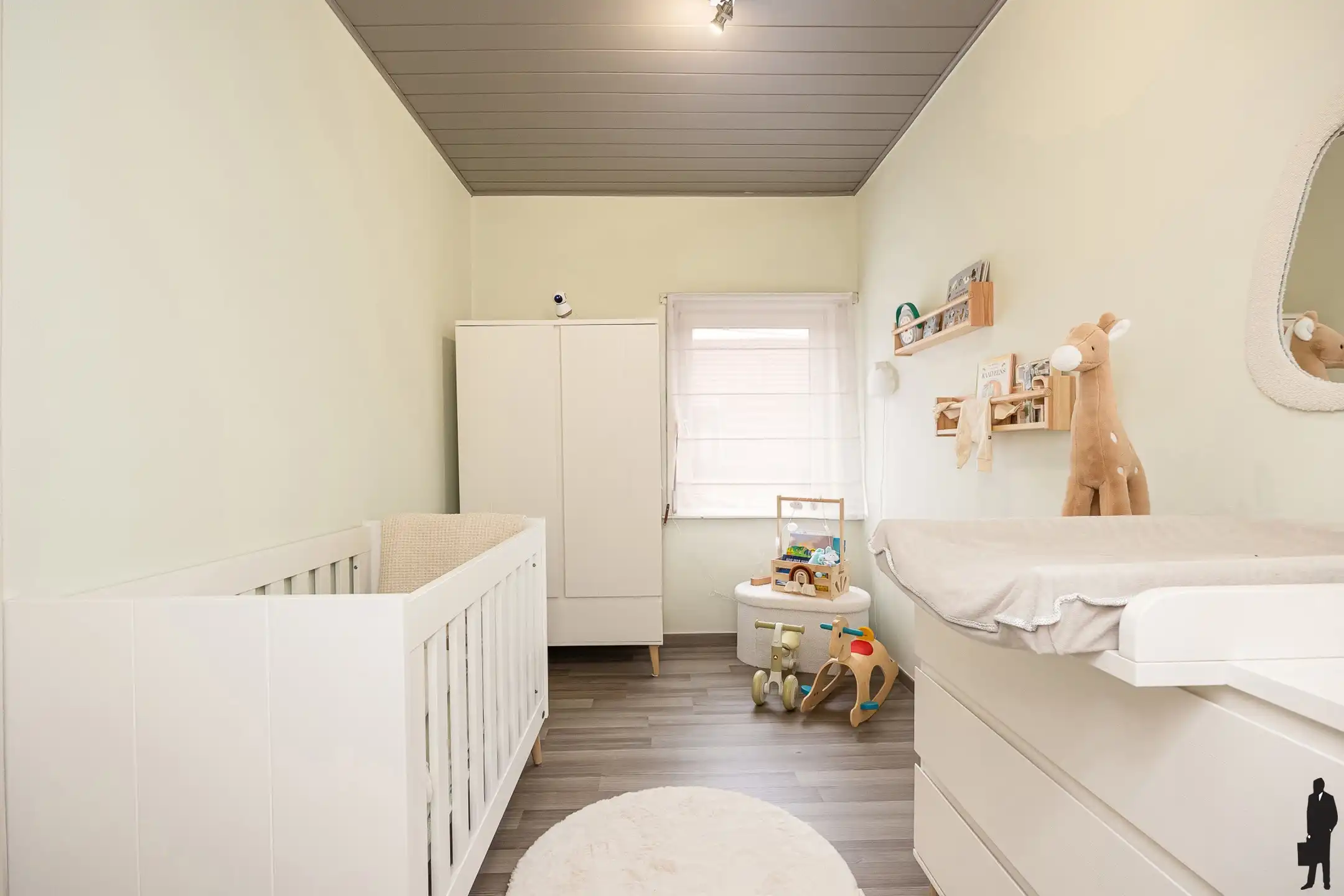 Ruime gezinswoning: 4 slpk, garage + veel bergruimte foto 10