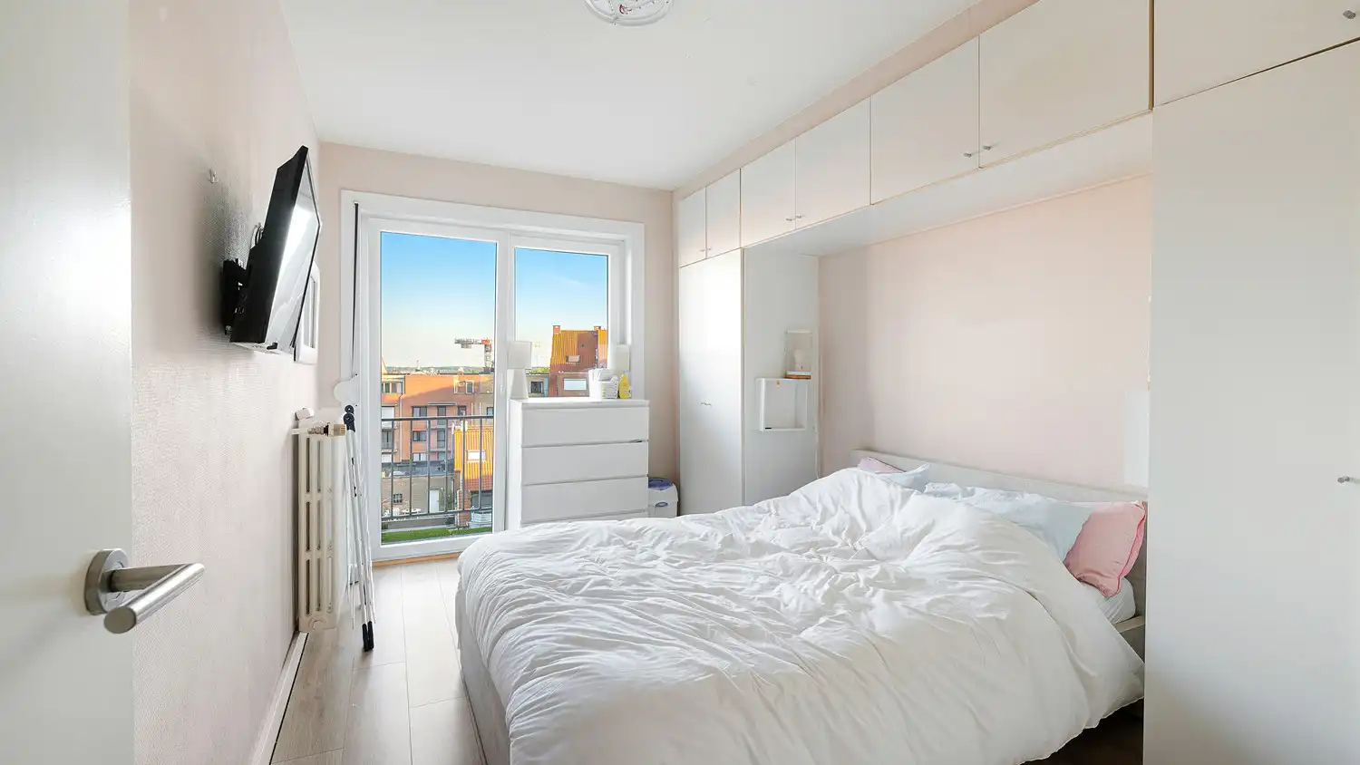 Ruim 2-slaapkamerappartement met frontaal zeezicht op een gegeerde ligging aan de Zeedijk. foto 18