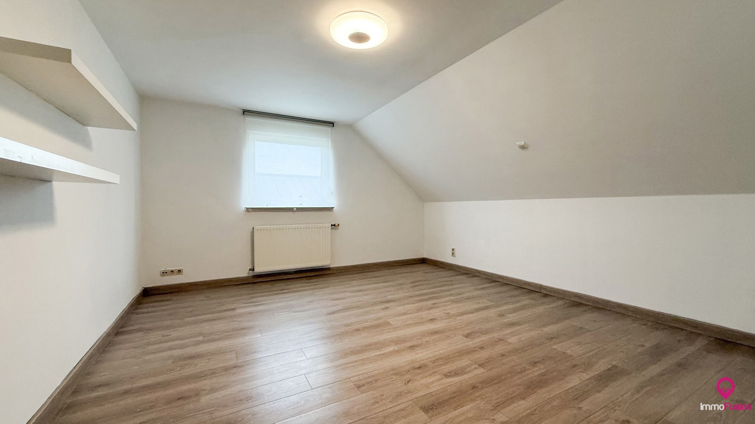 Prachtige woning met praktijkruime en paardenweide achteraan! foto 44