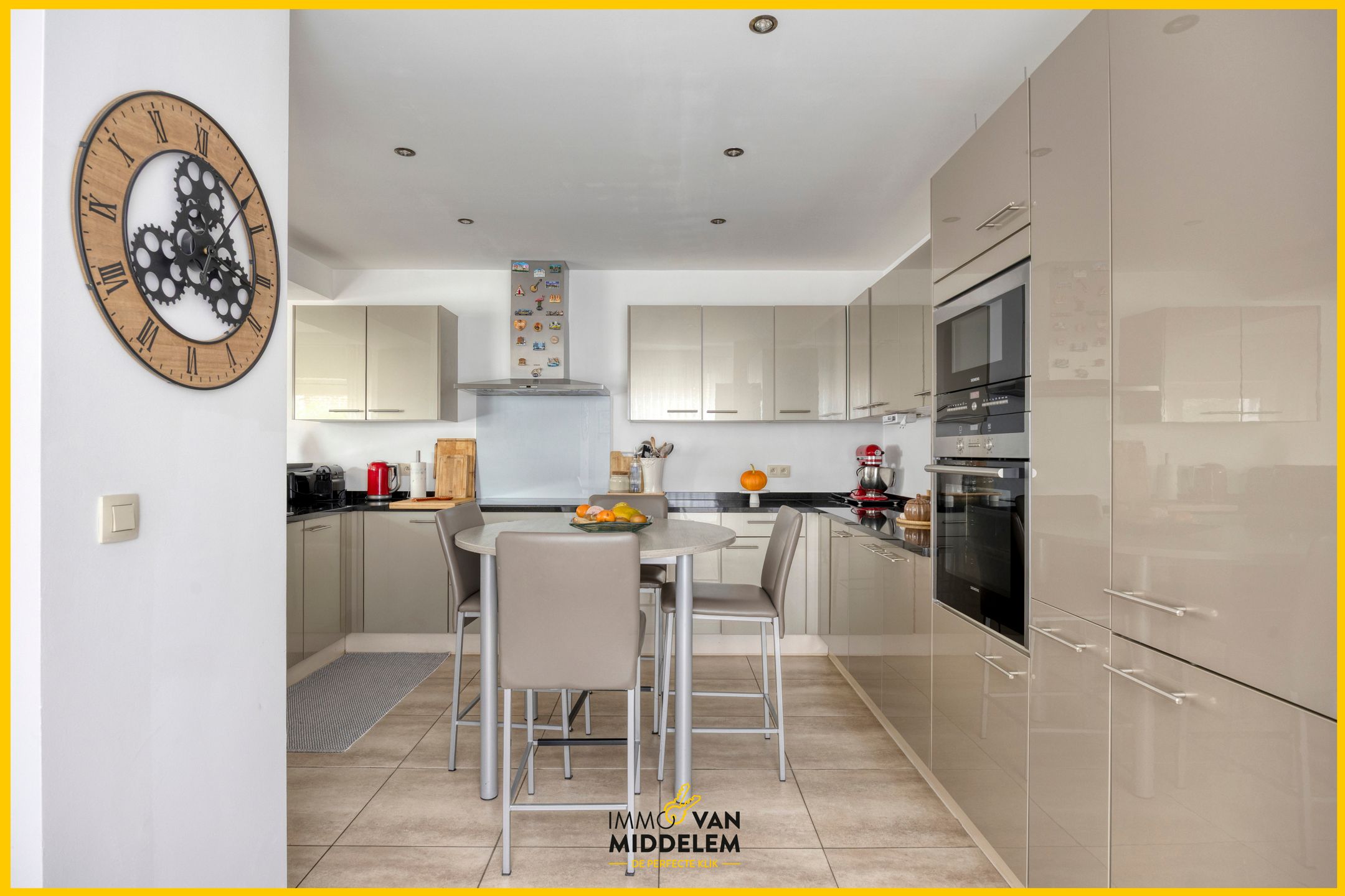 INSTAPKLARE WONING MET 3 KAMERS, TERRAS, TUIN EN GARAGE foto 6