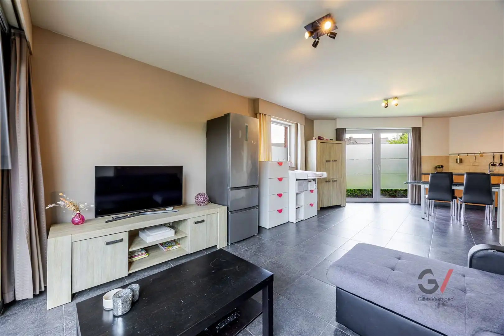 Appartement, incl. autostaanplaats en ruim terras foto 4