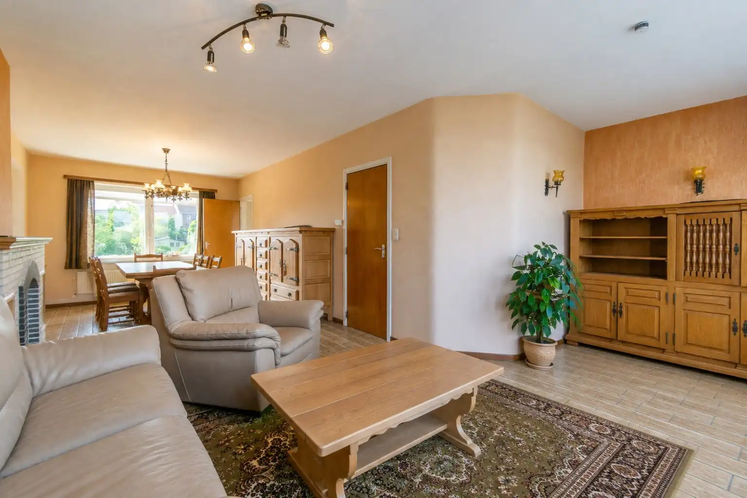 LICHTRIJKE WONING MET 3 SLAAPKAMERS, GARAGE & TUIN ! foto 8