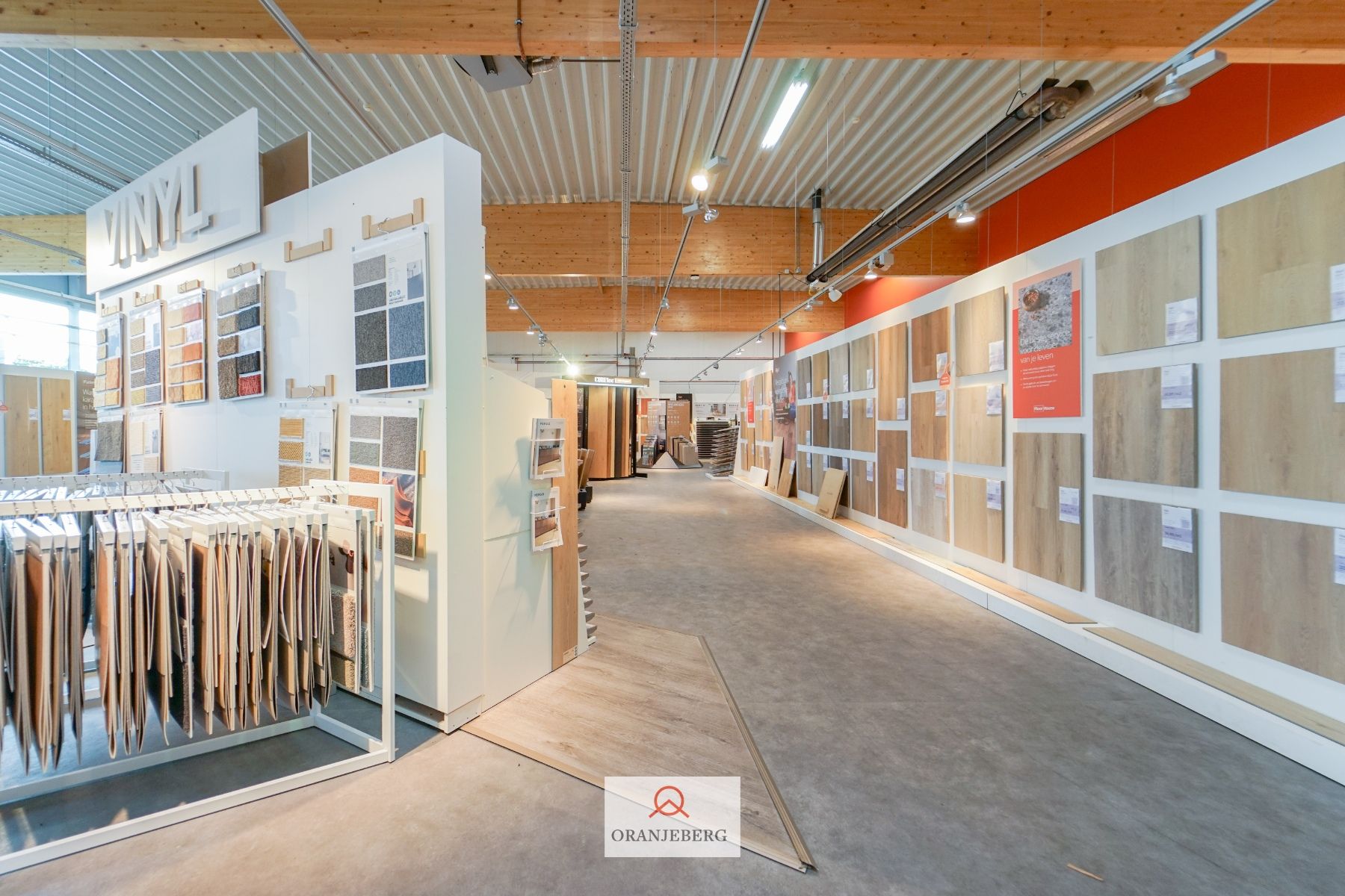 In de schaduw van de IKEA: winkel-magazijn van 750 m² +P! foto 13