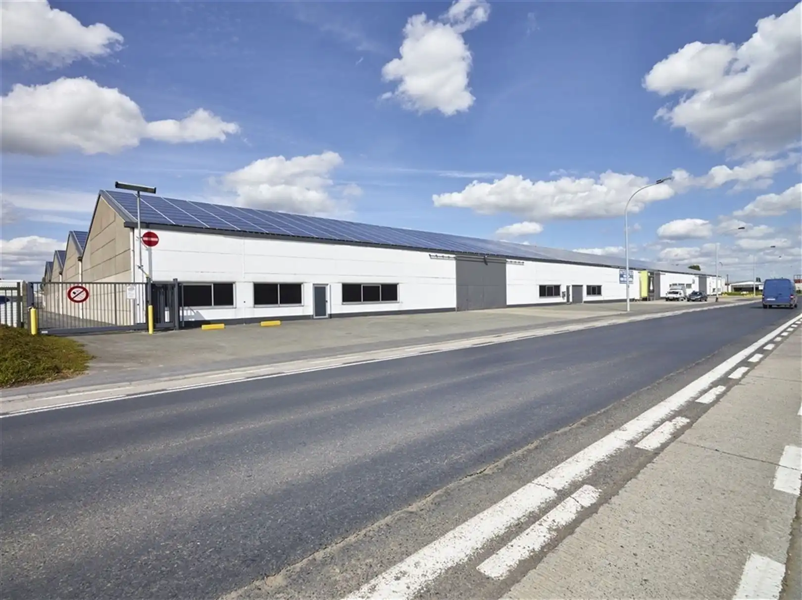 Deelruimtes in loods te Kuurne foto 11