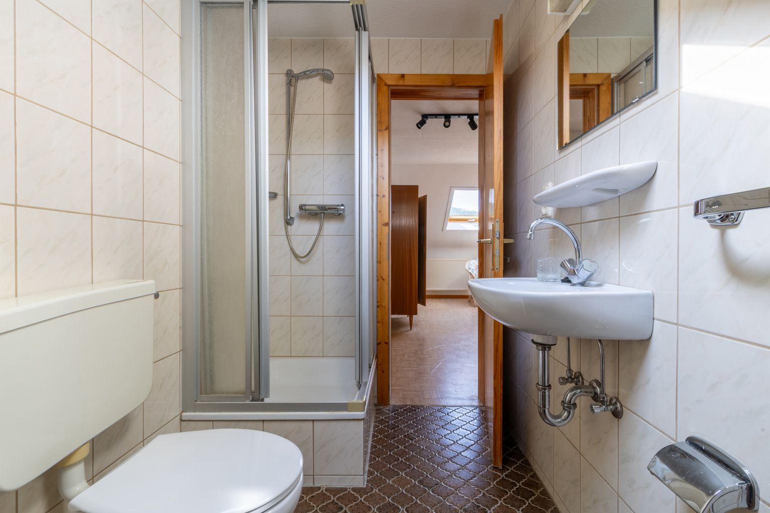 Ruime woning in een oase van groen! foto 15