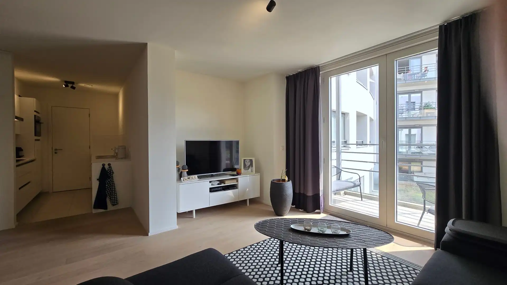 Prachtig en modern 1-slaapkamer appartement met terras en tuinuitzicht – Sint-Lambrechts-Woluwe foto 3