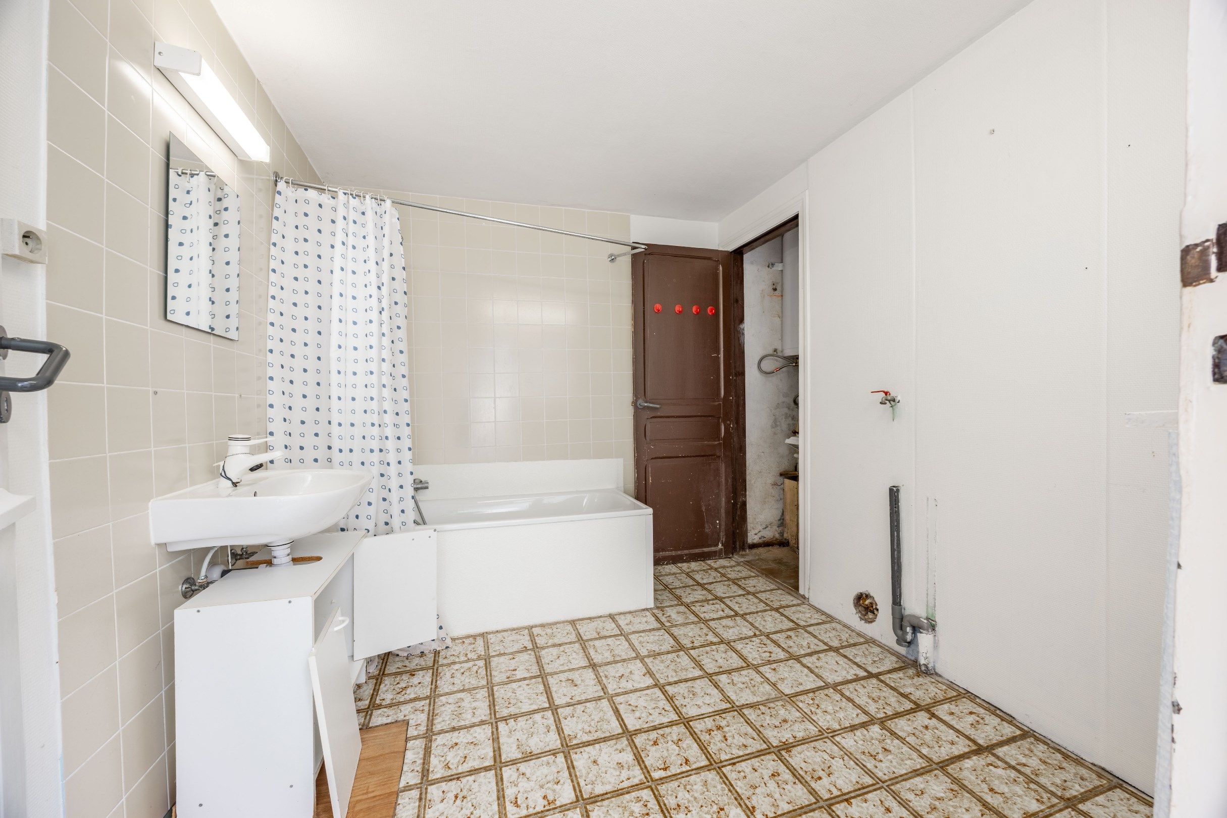 TE RENOVEREN WONING MET GARAGE foto 9