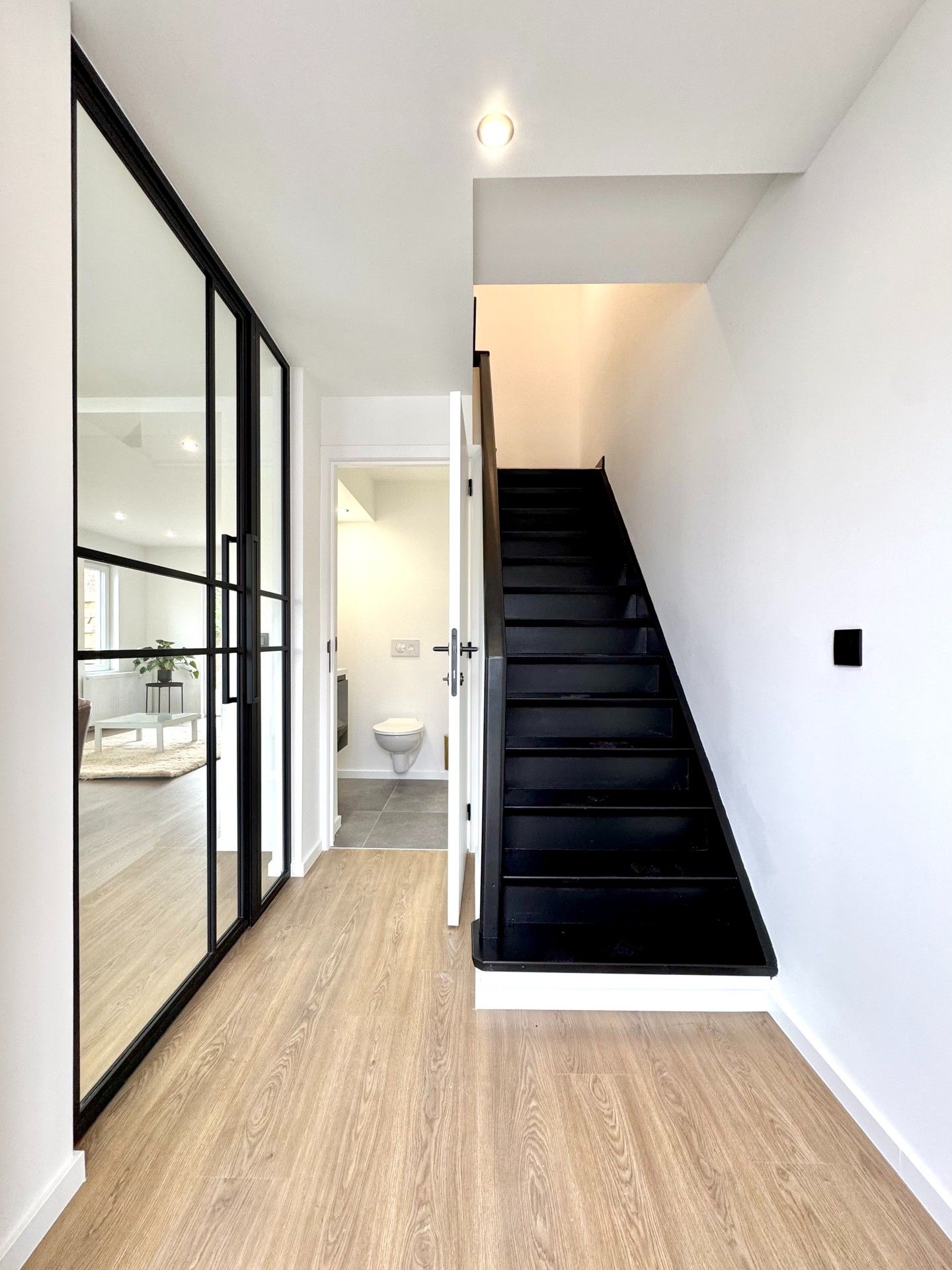 TIJDLOOS GERENOVEERDE HALFOPEN WONING OP 370 m² foto 13