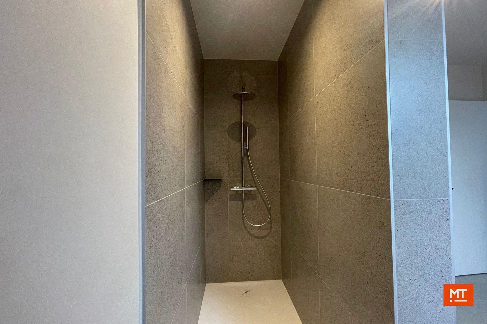 Nieuwbouwappartement te huur met 2 slaapkamers en garage foto 9