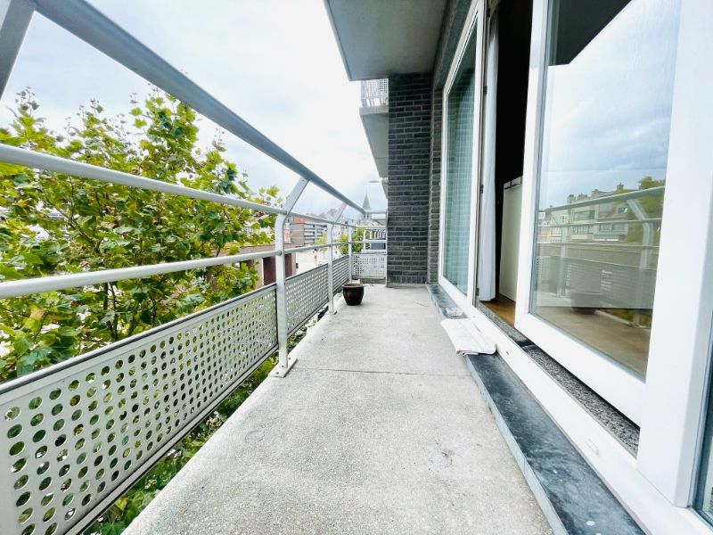 Centraal gelegen appartement met 2 slaapkamers foto 10