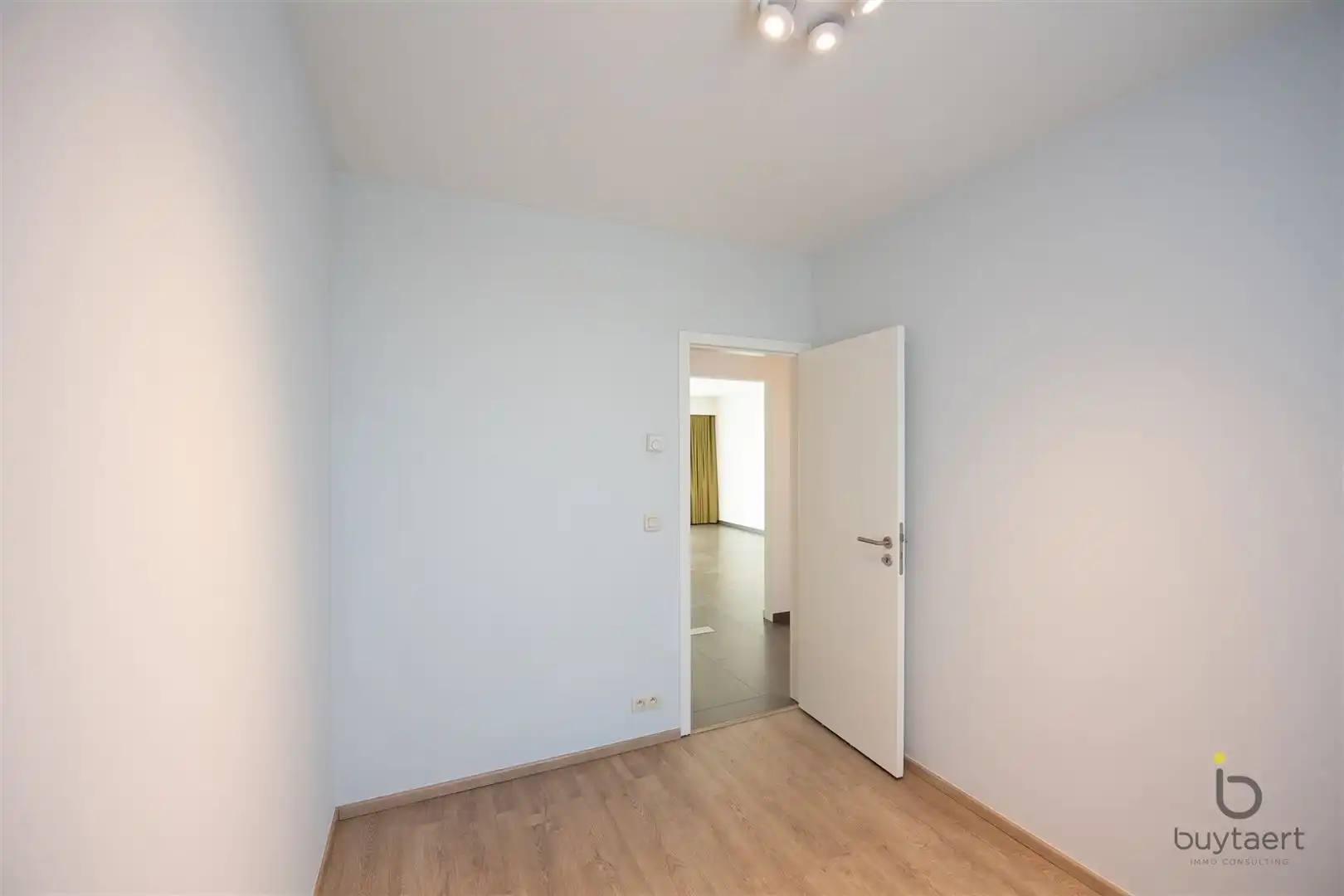 TOP ONDERHOUDEN DAKAPPARTEMENT IN HARTJE SCHILDE MET RUIM ZONNIG TERRAS! foto 29