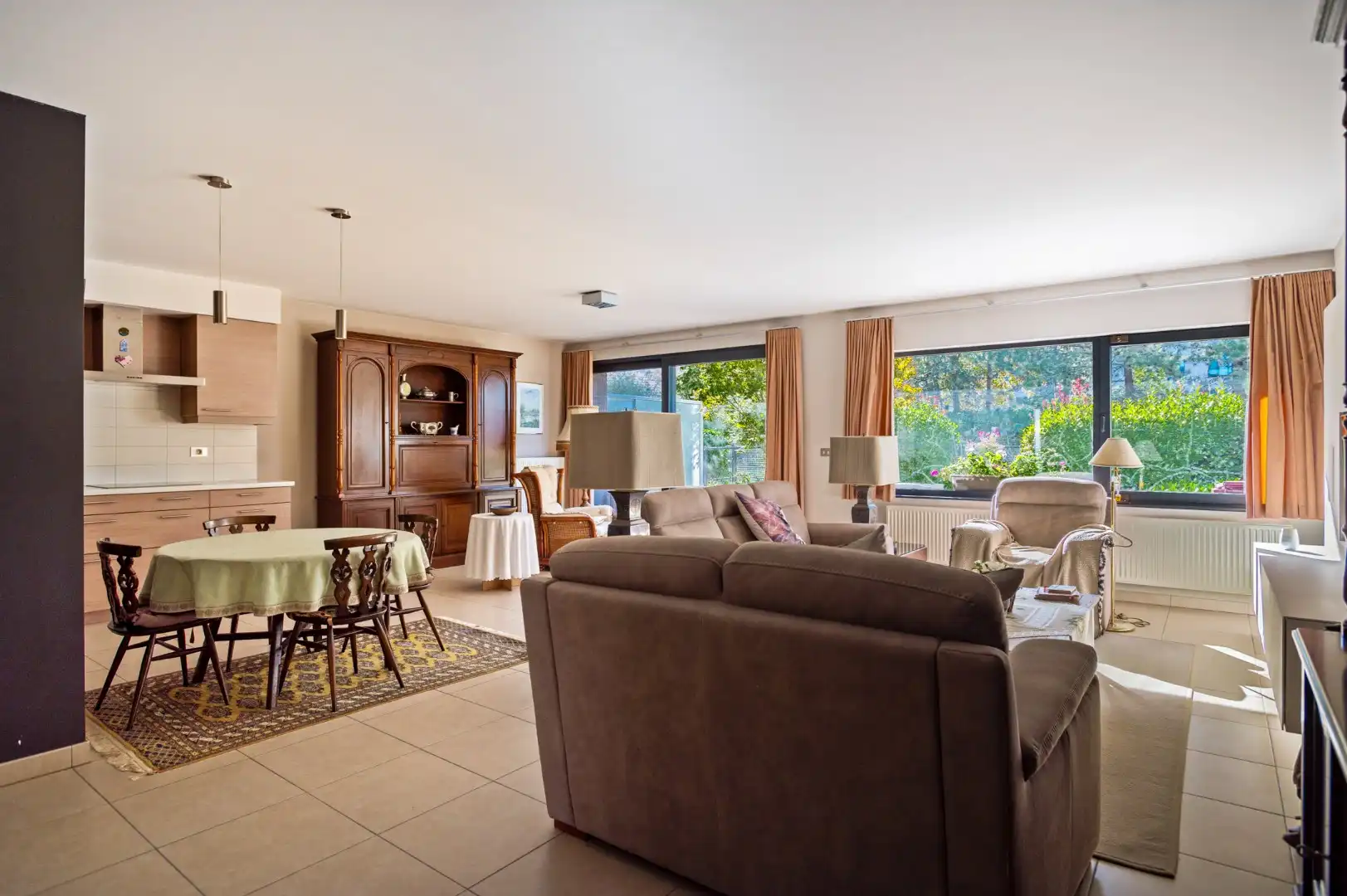 Ruim en comfortabel wonen met zuidtuin nabij het centrum van Schoten! foto 6