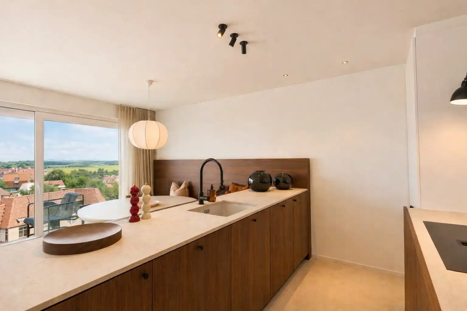 Prestigieus gerenoveerd appartement afgewerkt met hoogwaardige materialen gelegen nabij het Driehoeksplein. foto 9