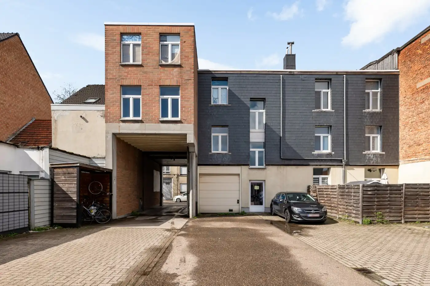 Instapklaar app. op 1ste verd. met 2 slpk. en autostaanplaats foto 24